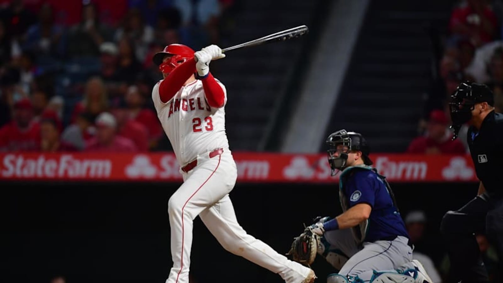 Chicago White Sox Bring Back Veteran Infielder on Minor League Deal
