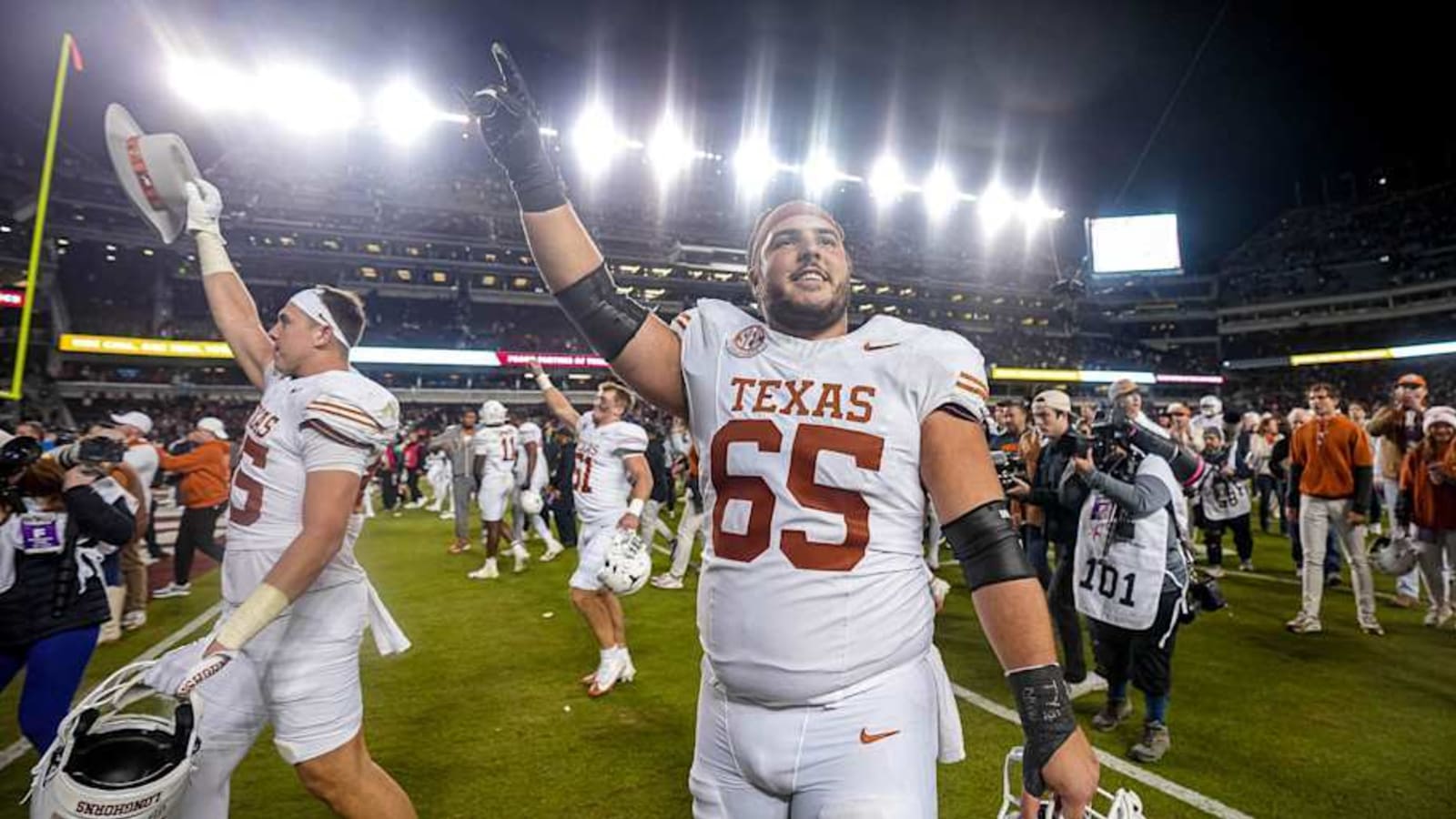 Texas Longhorns&#39; Jake Majors Leaving the Program &#39;Like in the Early 2000s&#39;
