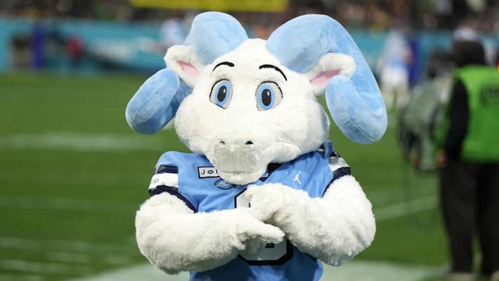 Freshman Linebacker Joins Outbound UNC Football Transfers