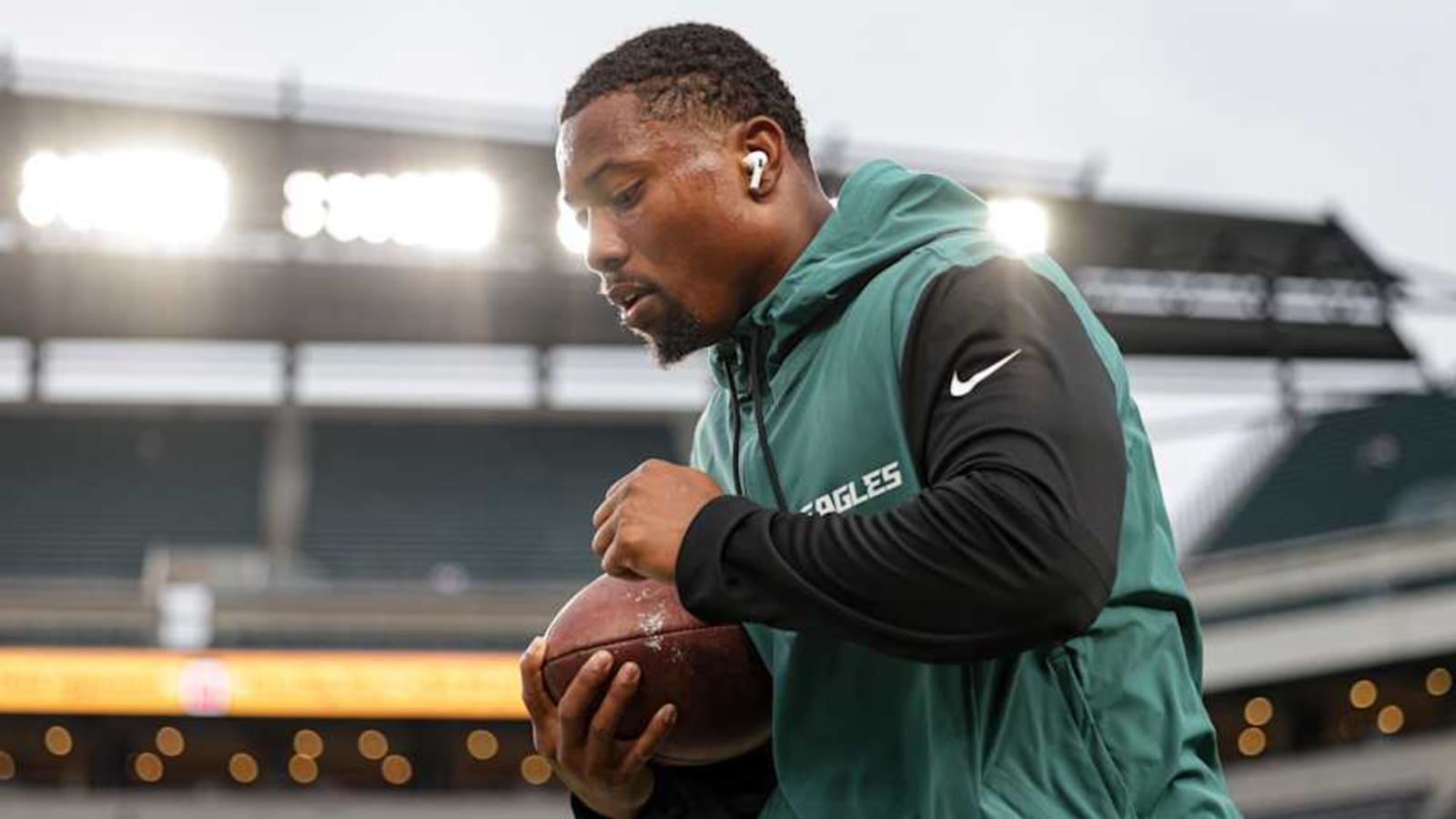 Steelers RB Celebrates Major Life Announcement