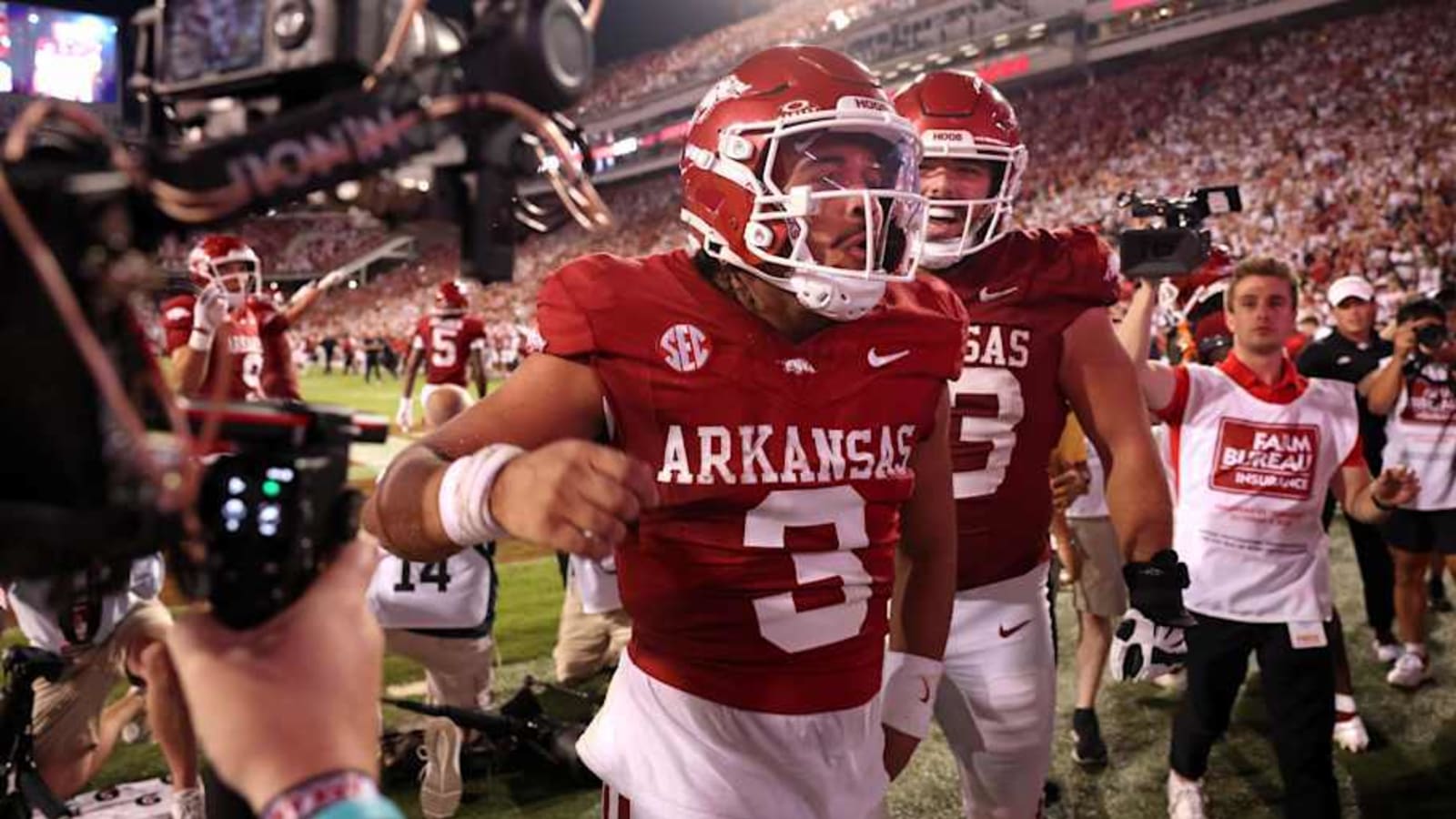 Unique Arkansas Razorbacks NIL Initiative Asks Fans for Spare Change
