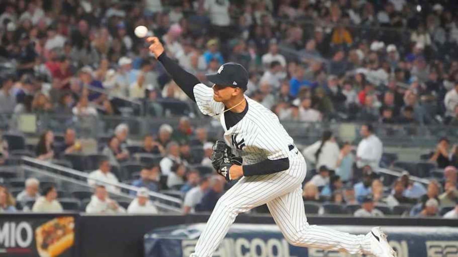 Reds Sign Right-Handed Pitcher Albert Abreu to Minor League Deal