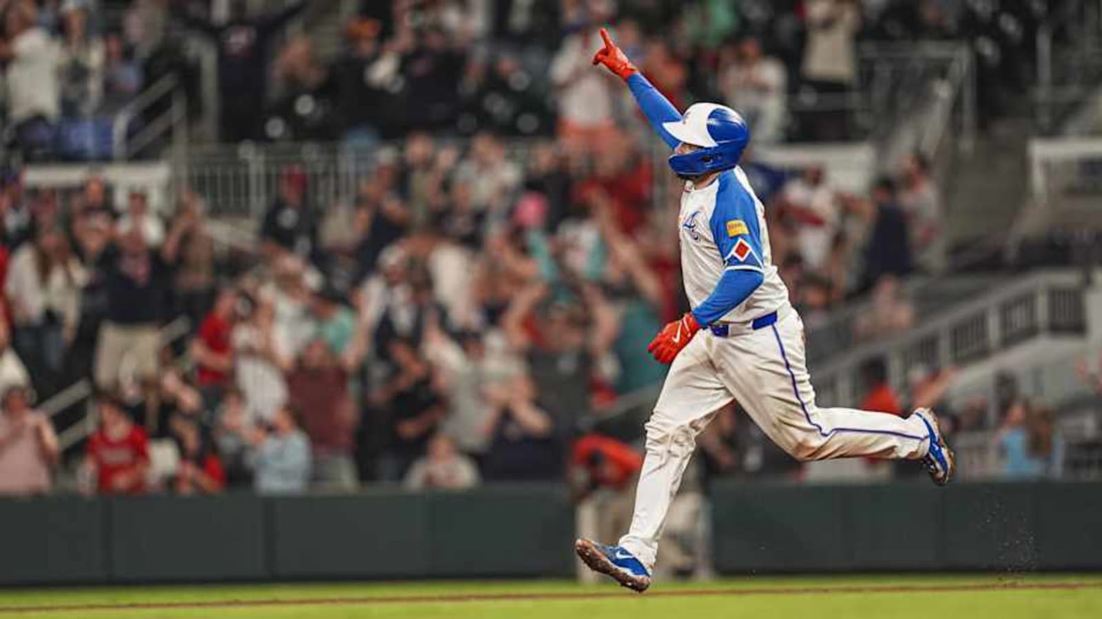 Chicago Cubs Linked to Former World Series Champion Catcher in MLB Free Agency