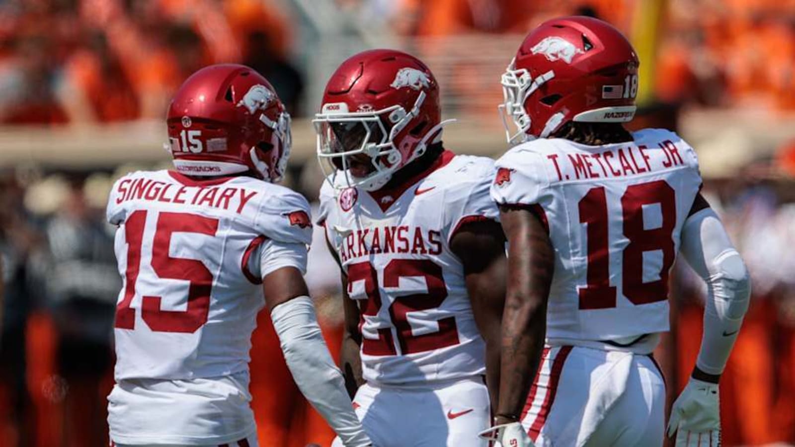 Arkansas Transfer LB Brad Spence Commits to Texas Longhorns