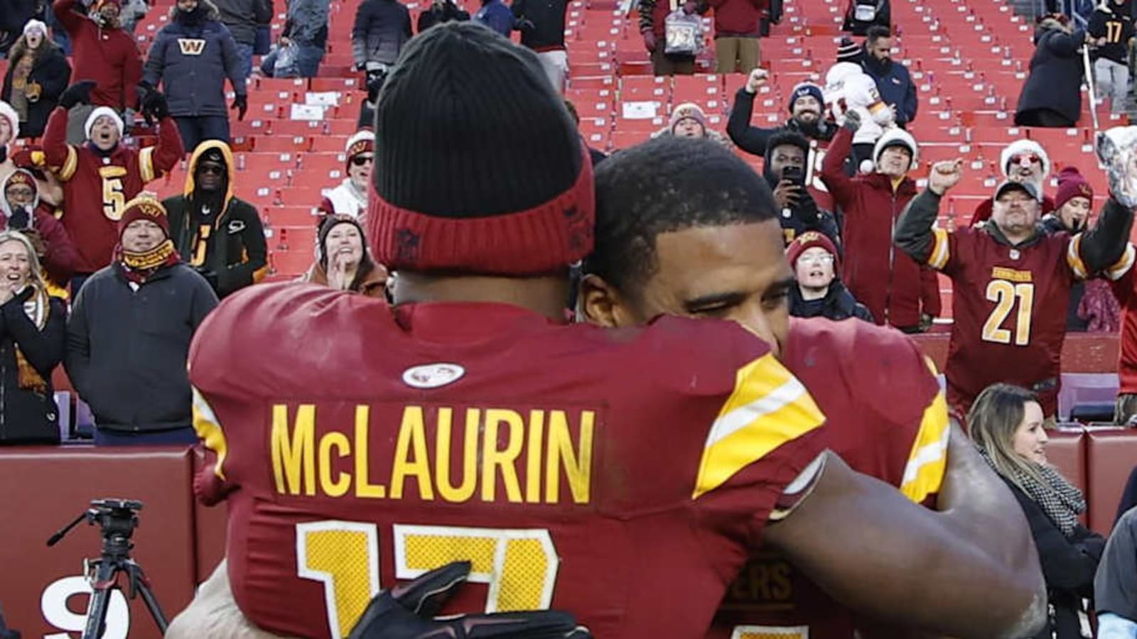 Commanders vs. Falcons early odds and prediction for primetime Week 17 game