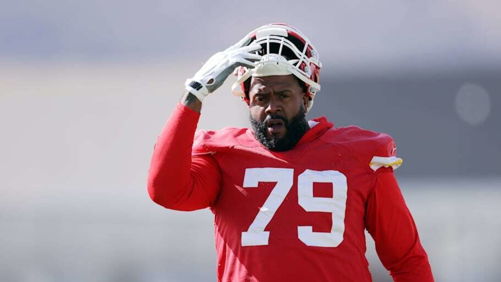 Former Chiefs tackle sends clear message he&#39;s ready to play football again