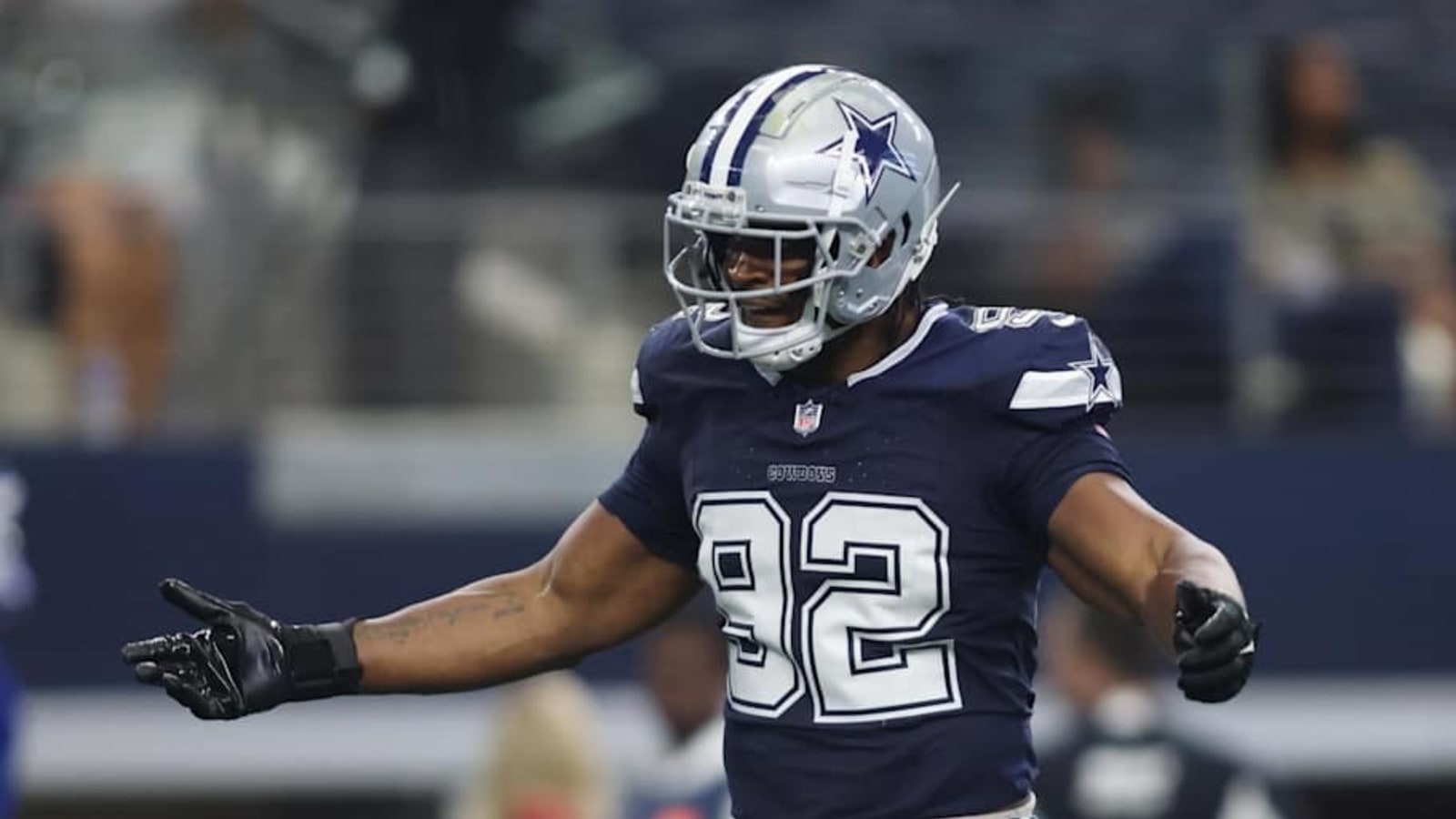 Lions Elevate OLB, TE From Practice Squad