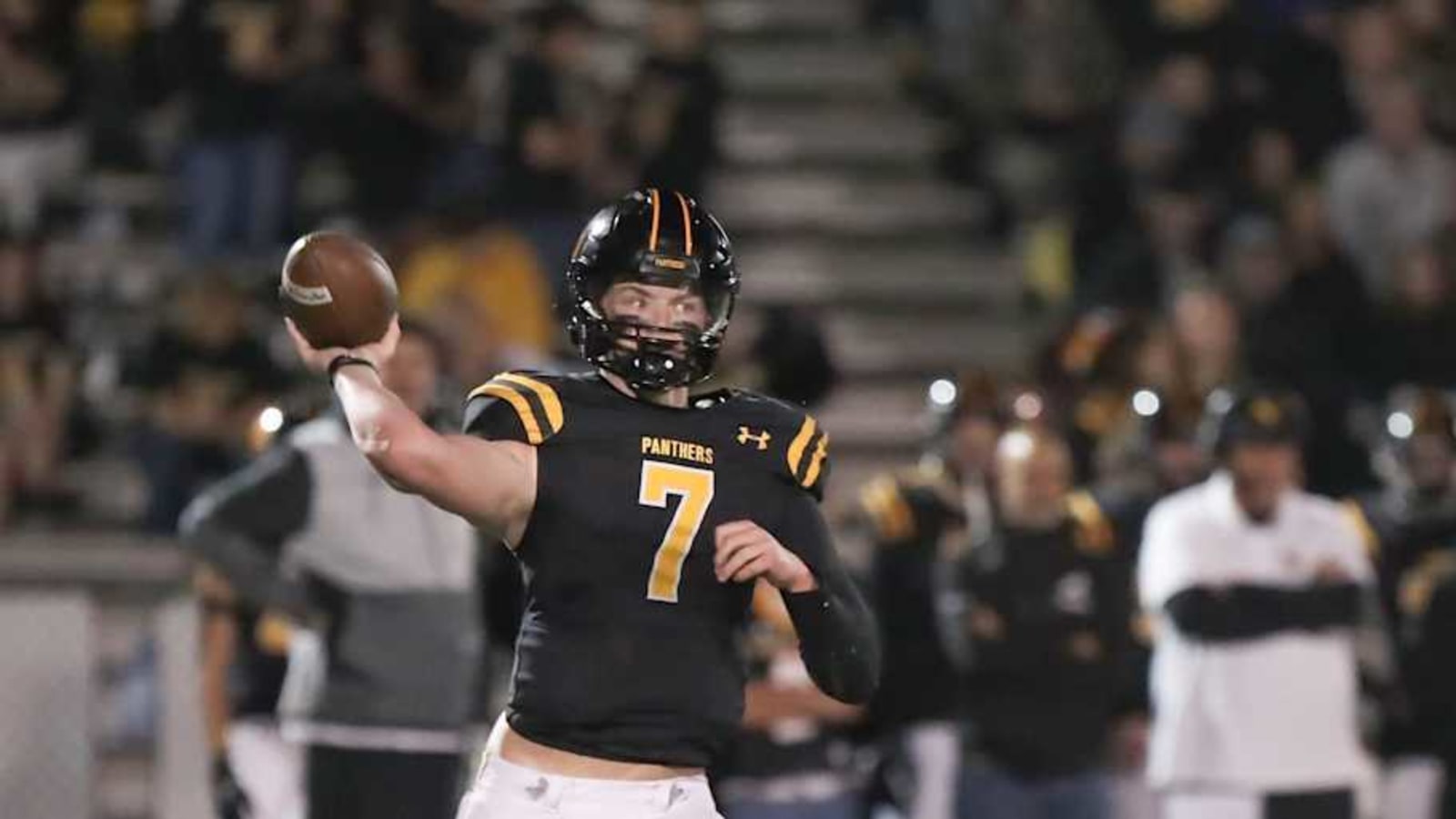 Recruiting: 5-star QB includes Michigan football in final 4