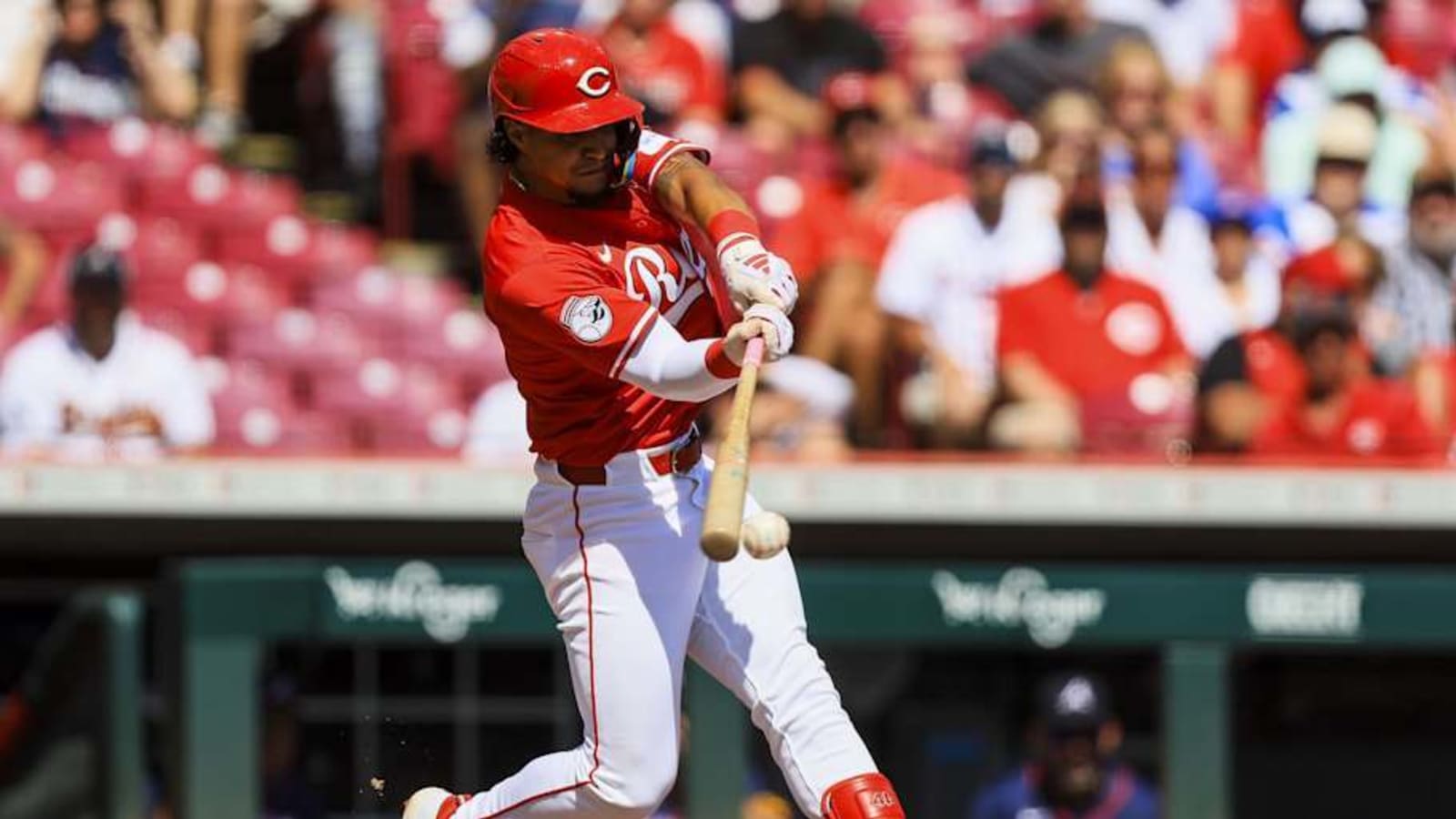 Santiago Espinal and Reds Agree to One-Year Deal