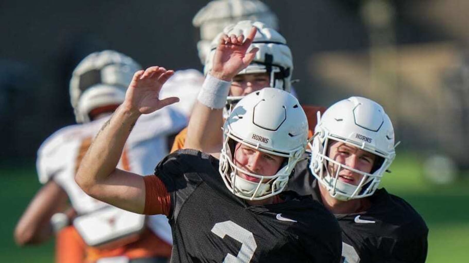 Longhorns QB Quinn Ewers Partners Up With Gold&#39;s Gym
