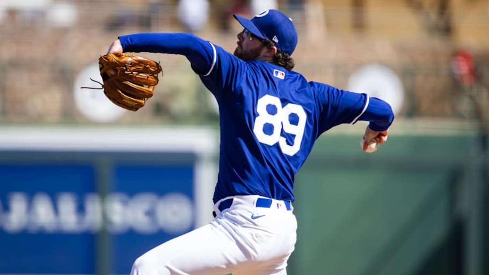 Former Los Angeles Dodgers pitcher signs with A&#39;s