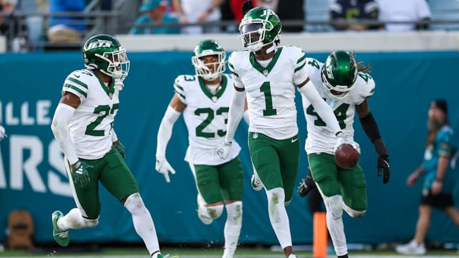 New York Jets Superstar Defender Out for Bills Game With Hamstring Injury