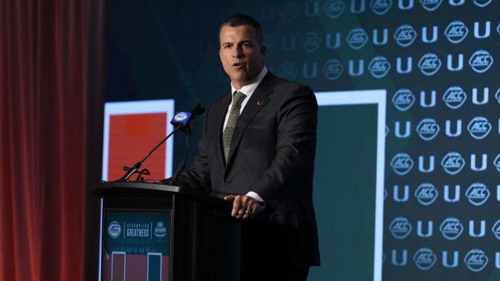Mario Cristobal Illustrates Approach to Finding New Players