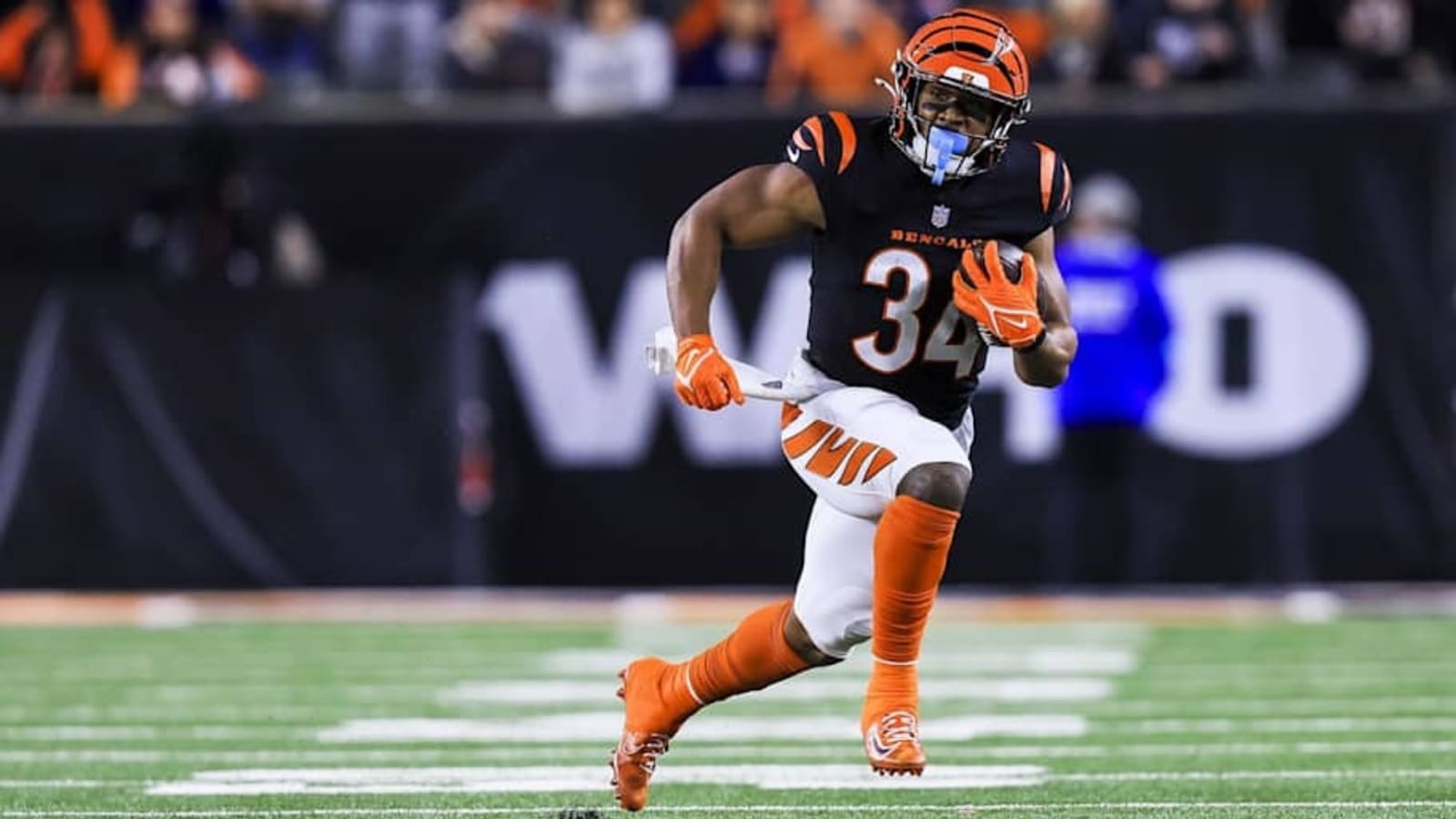 Bengals Coach Talks Chase Brown Injury and Confidence in Contingency Plan With Khalil Herbert