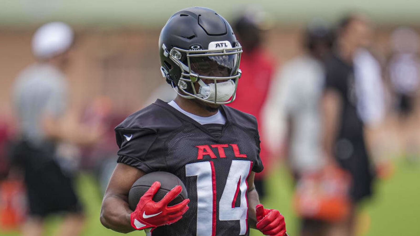  Atlanta Falcons WR Rondale Moore Out for Season with Knee Injury
