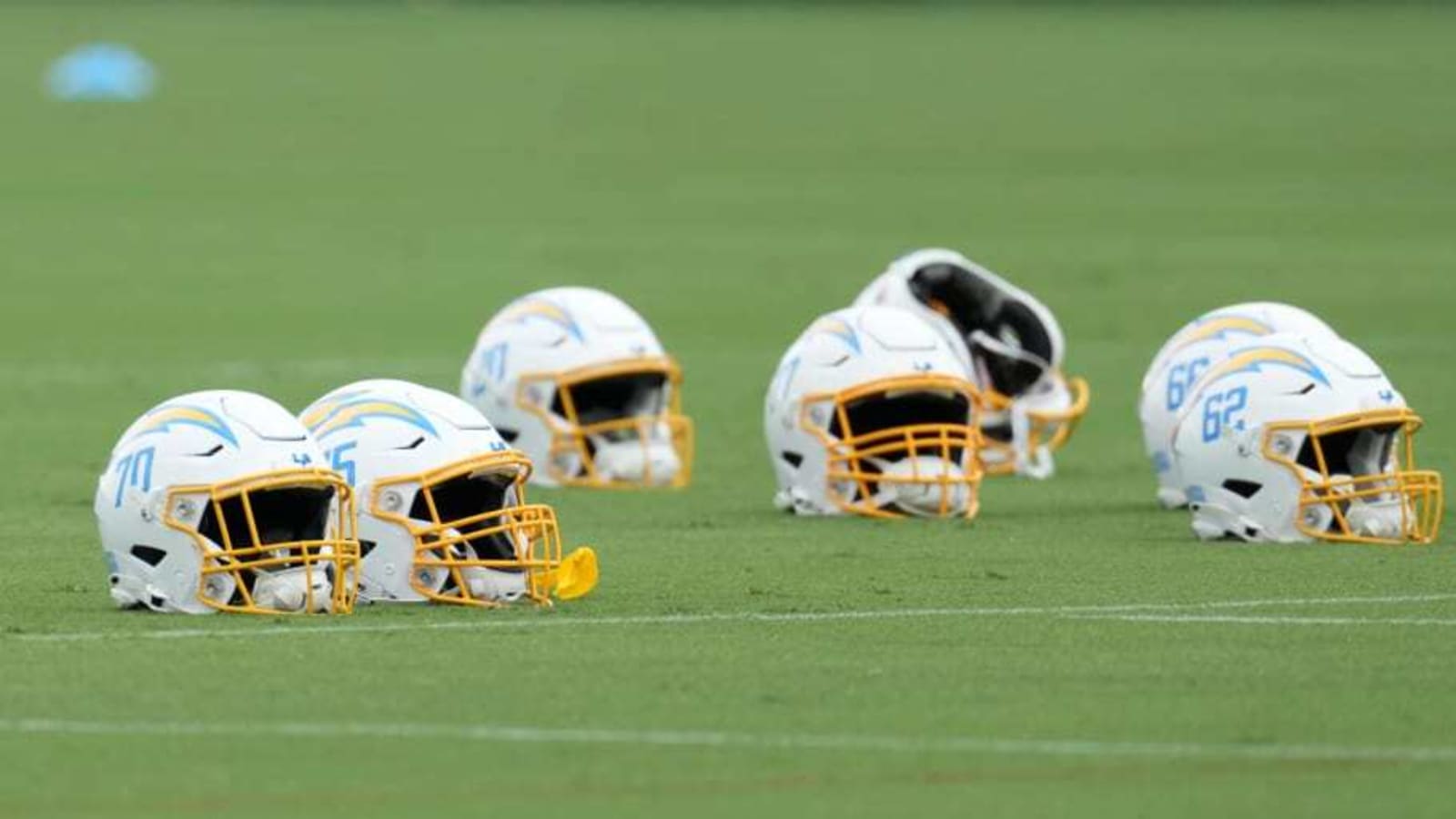Chargers Bring Back Running Back, Linebacker to Bolster Depth