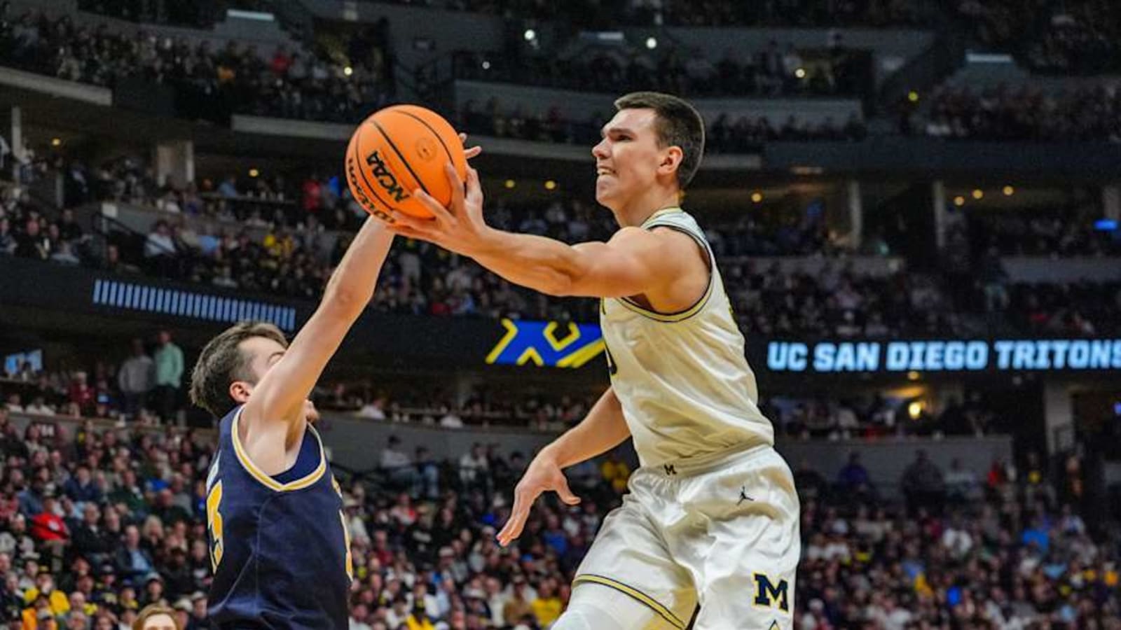 Predicting final score of Michigan basketball vs. Texas A&M in Round of 32 of NCAA Tournament