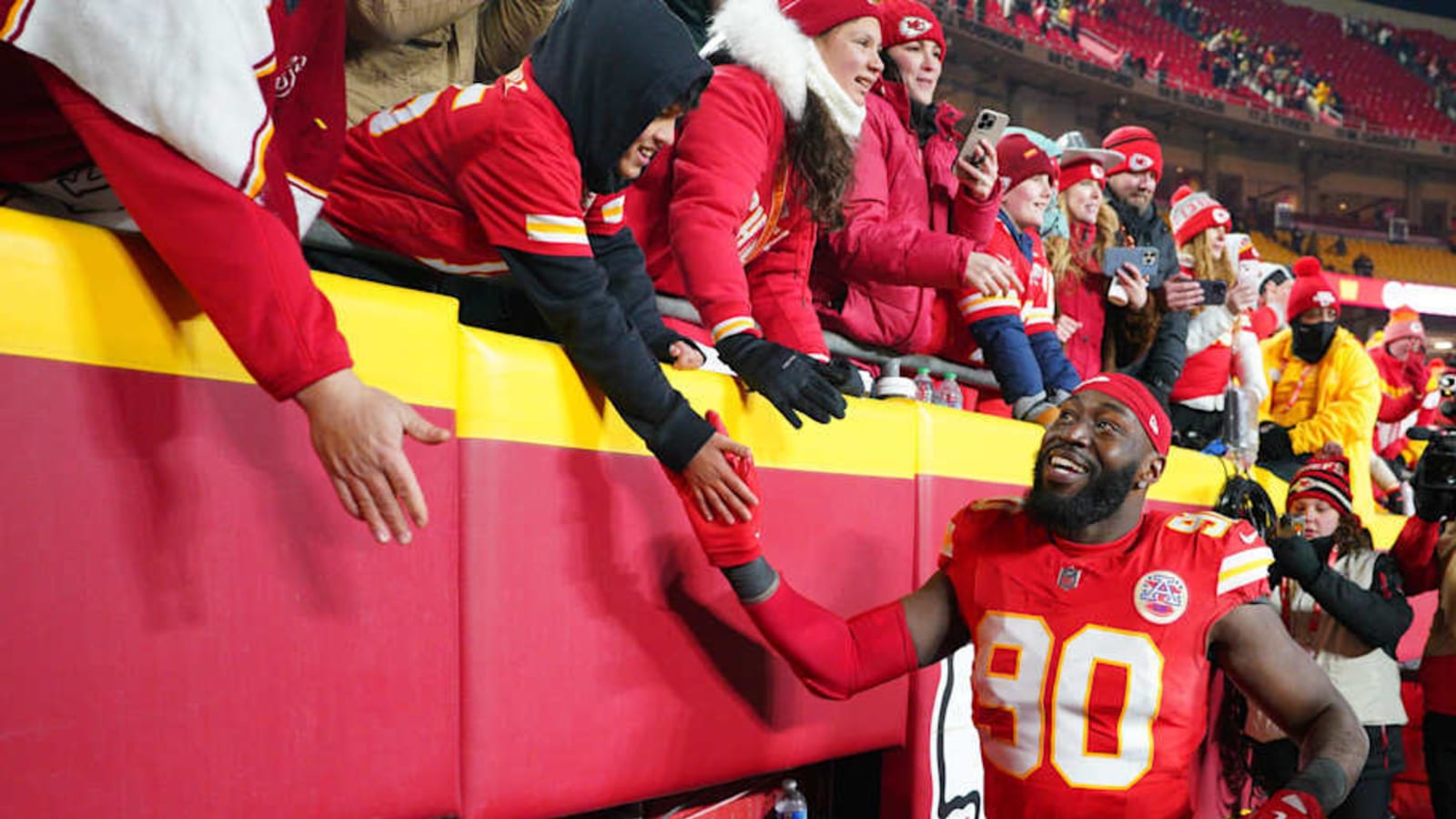 Charles Omenihu Sounds Off on Staying with the Chiefs