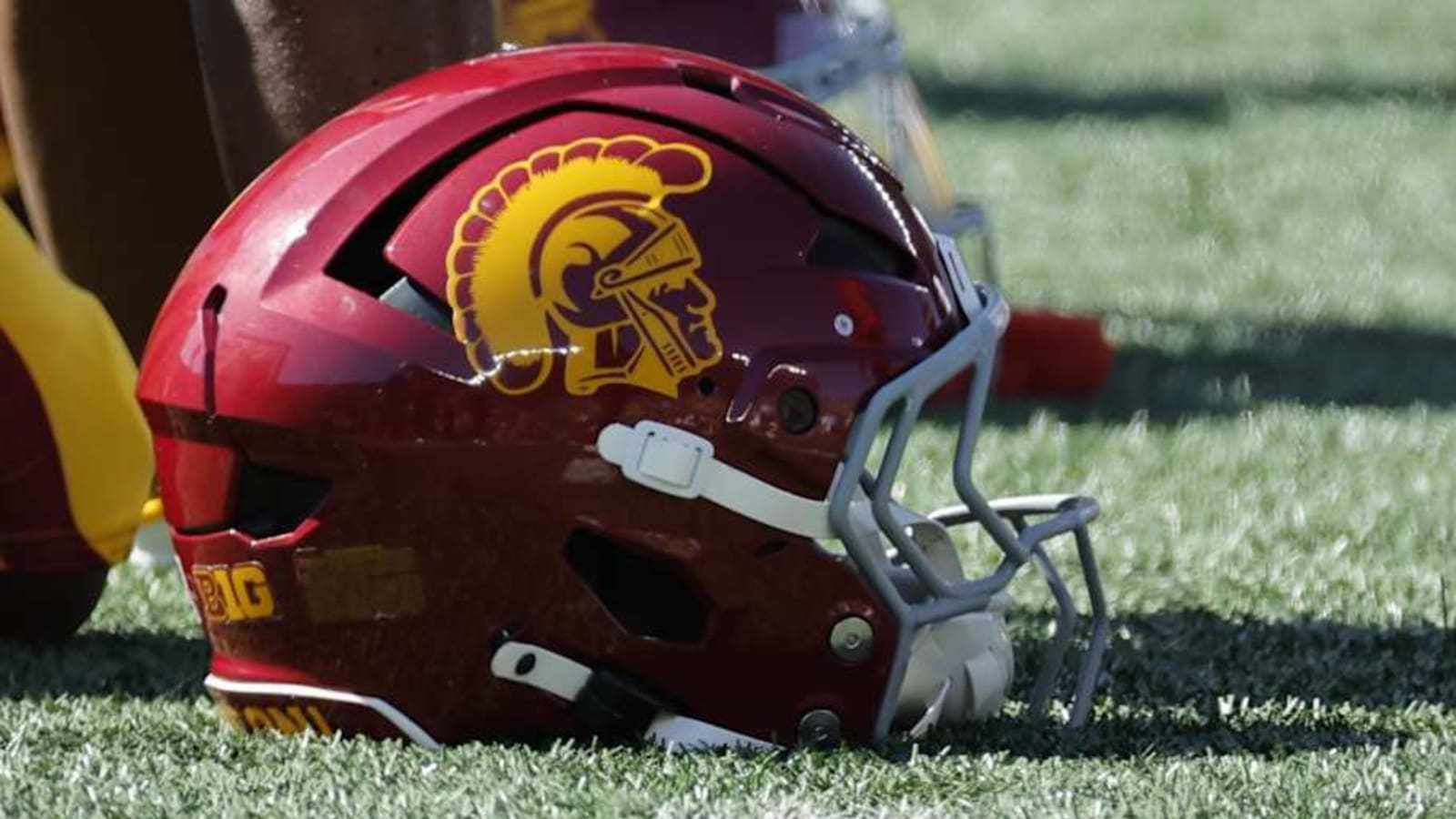 USC Football Star Secures First-Ever Bitcoin-Based NIL Deal in College Sports