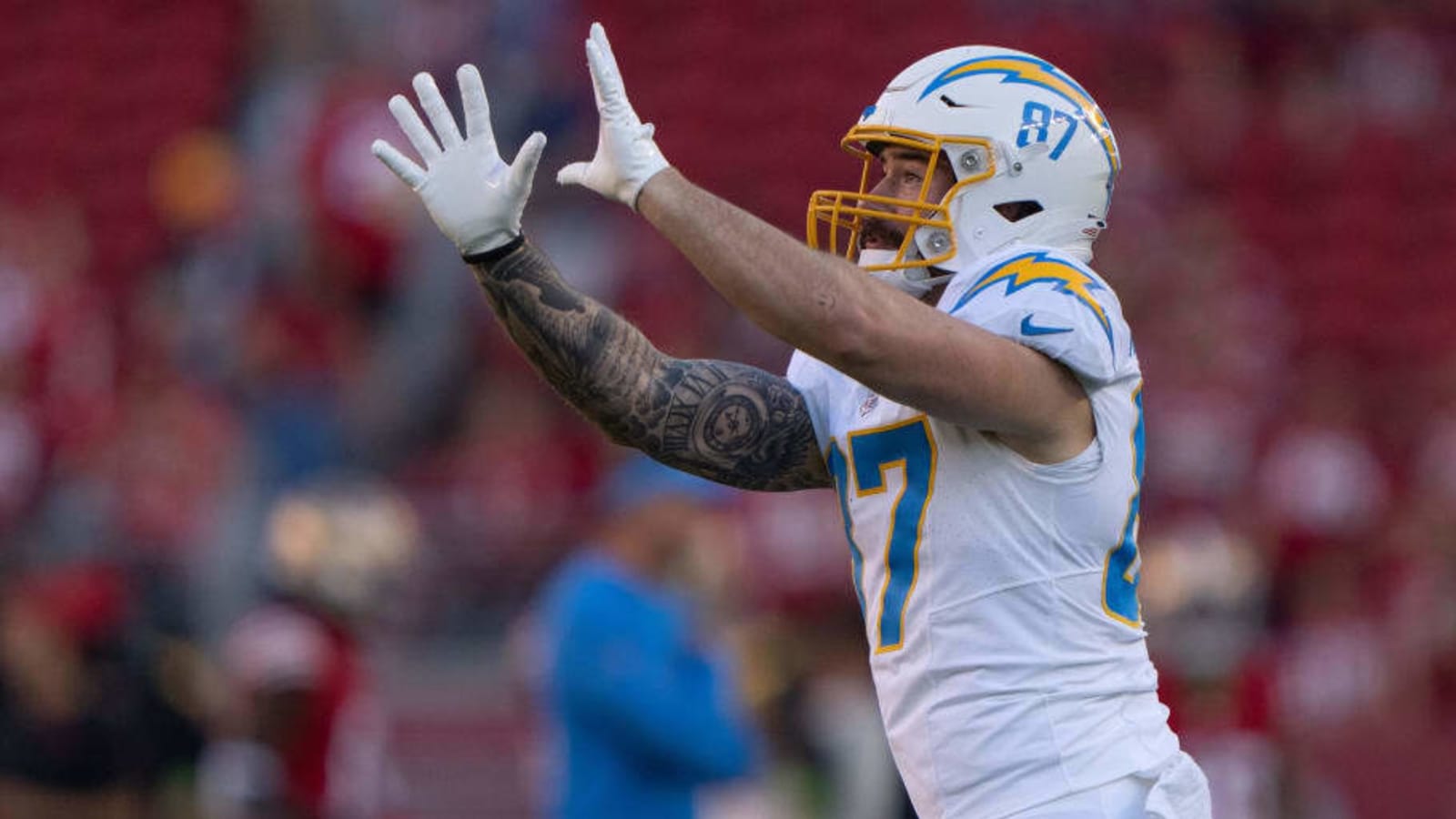 Broncos Sign Ex-Chargers TE Hunter Kampmoyer, Waive DT