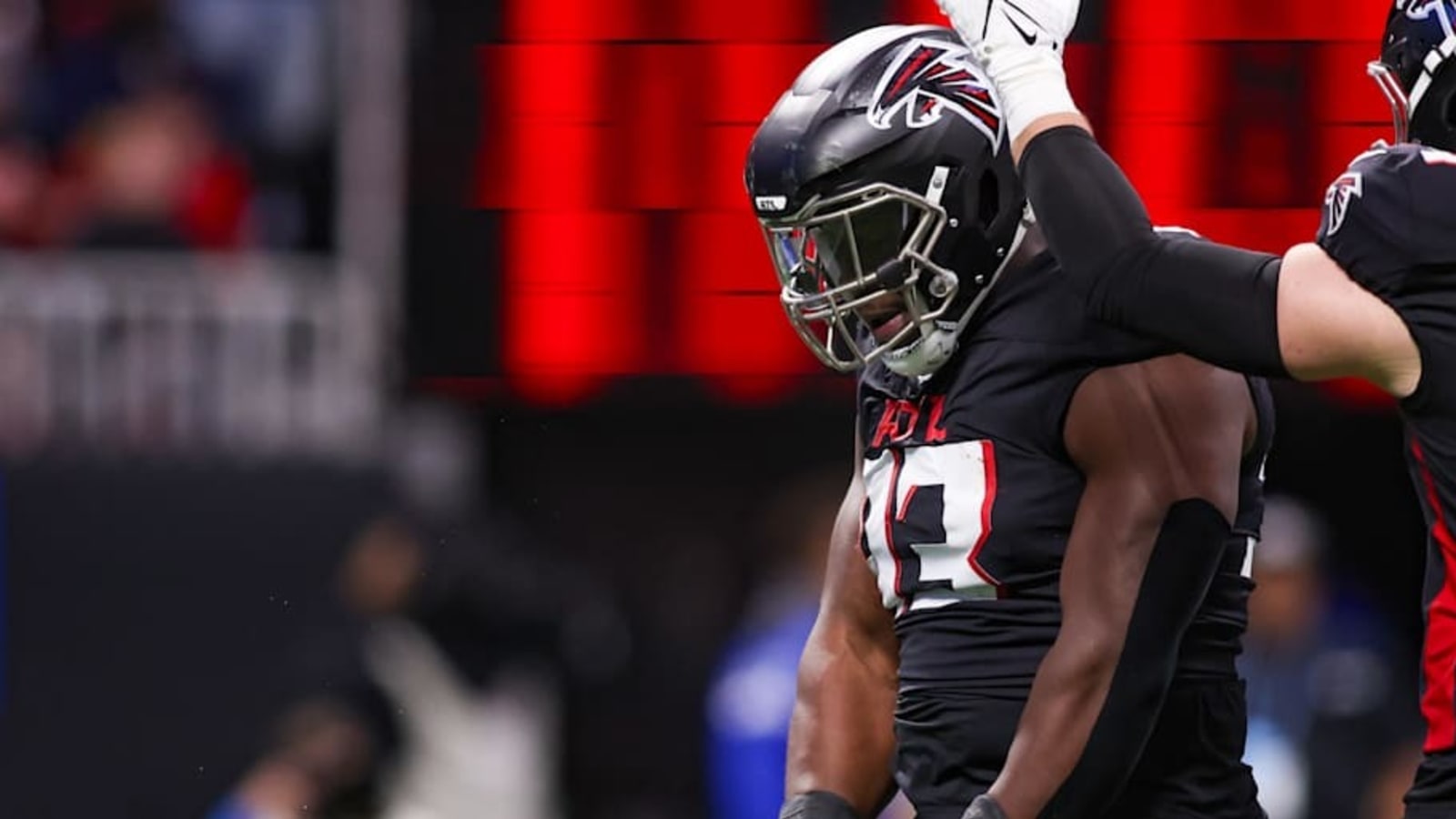 Falcons Re-Sign DL, Add &#39;Juice&#39; to Pass Rush
