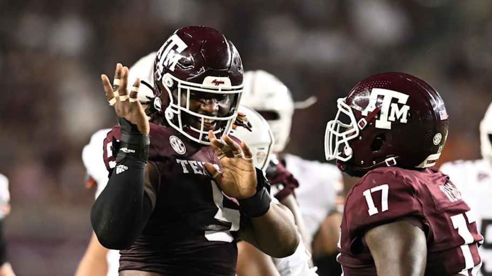 Aggies Schedule Unofficial Visit with &#39;No. 1&#39; DL