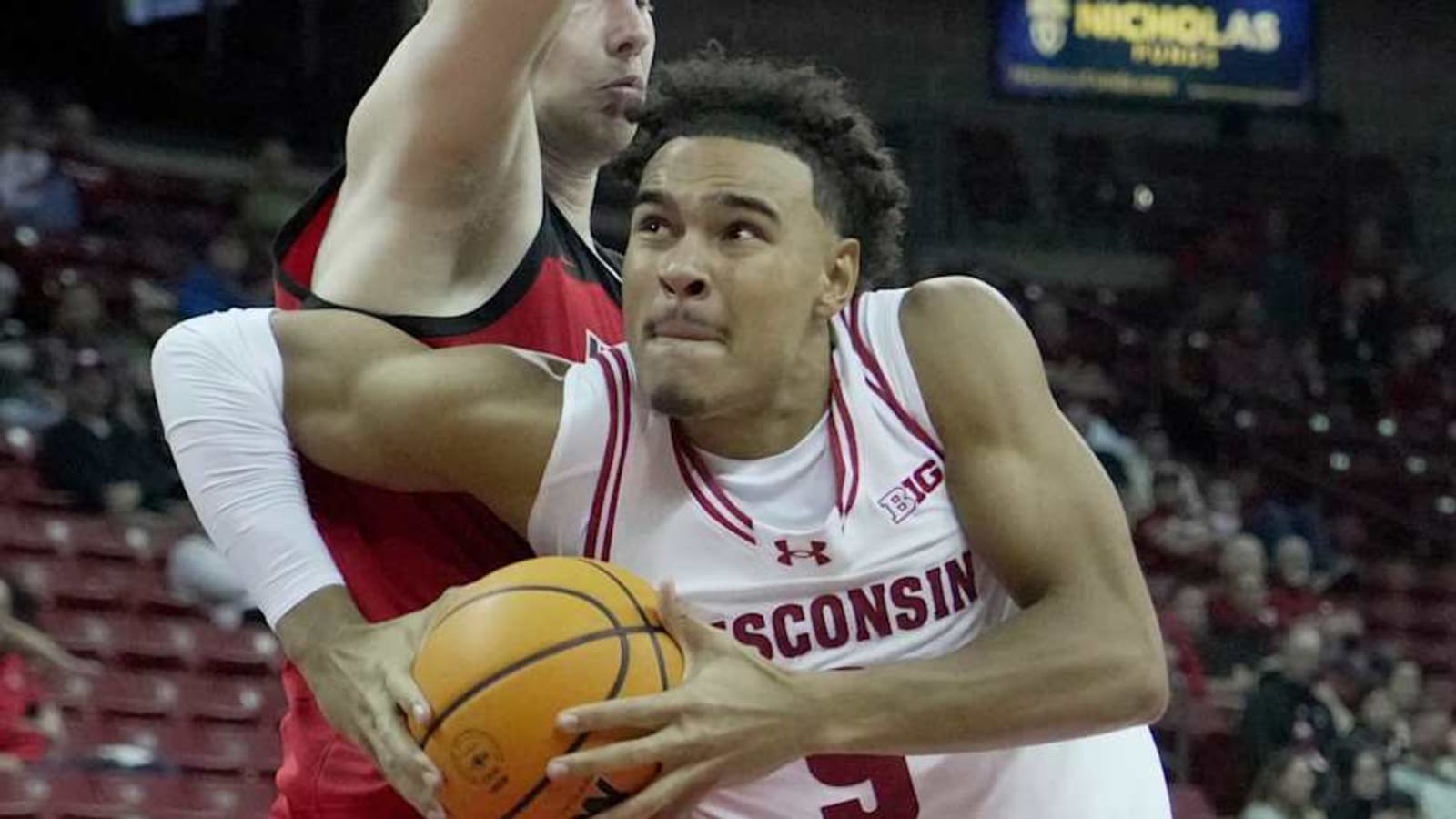 &#39;He&#39;s the dad of the team&#39;: John Tonje impresses in Wisconsin debut
