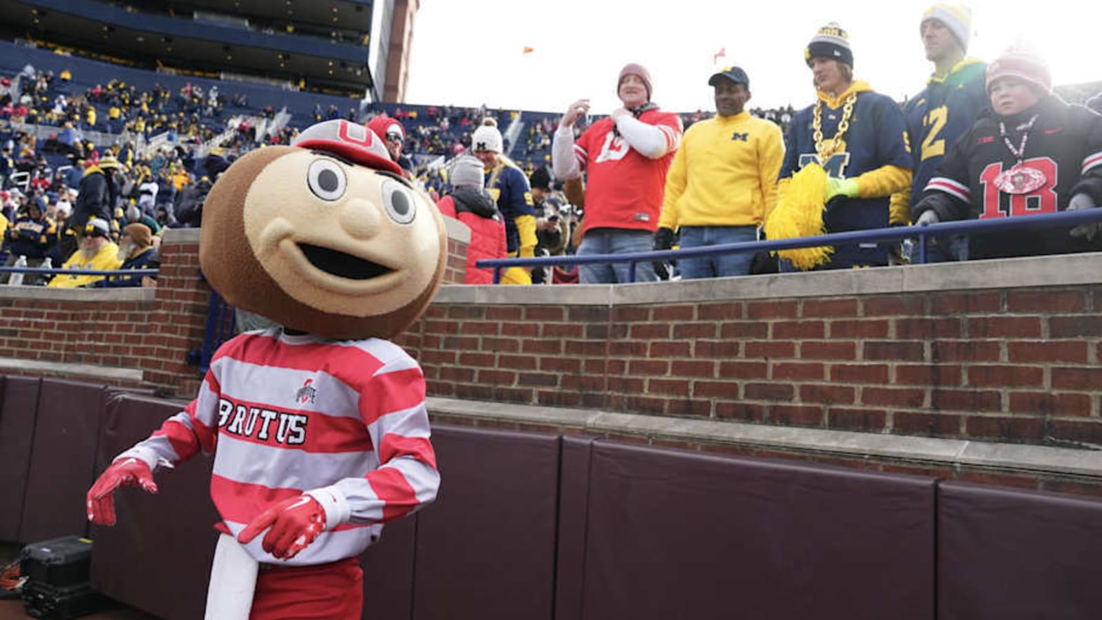 Watch: Ohio State trolls Michigan with halftime show