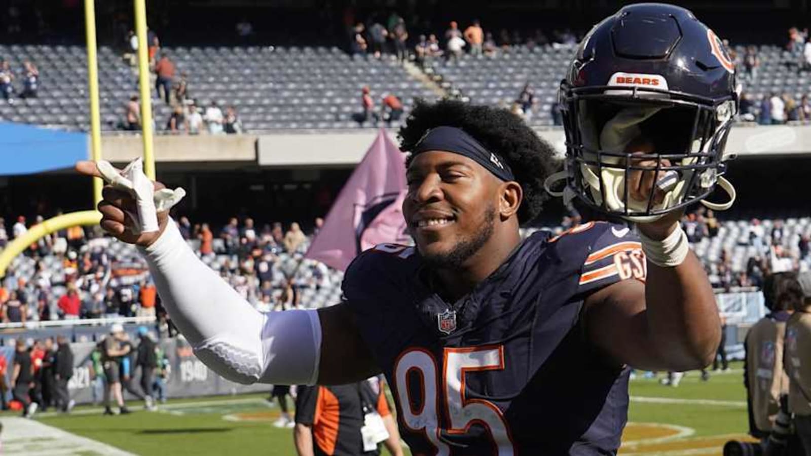 Cincinnati Bengals Could Be Interested in Former Chicago Bears Defensive End DeMarcus Walker