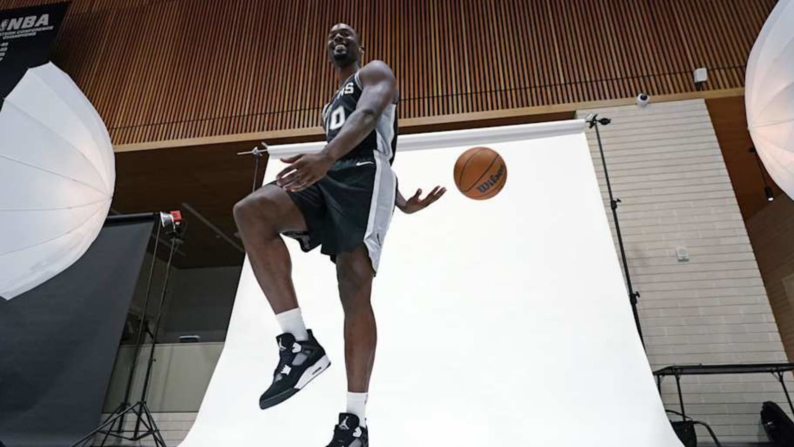 &#39;It Starts With Commitment&#39;: Harrison Barnes Speaks on Young Spurs&#39; Winning Mentality