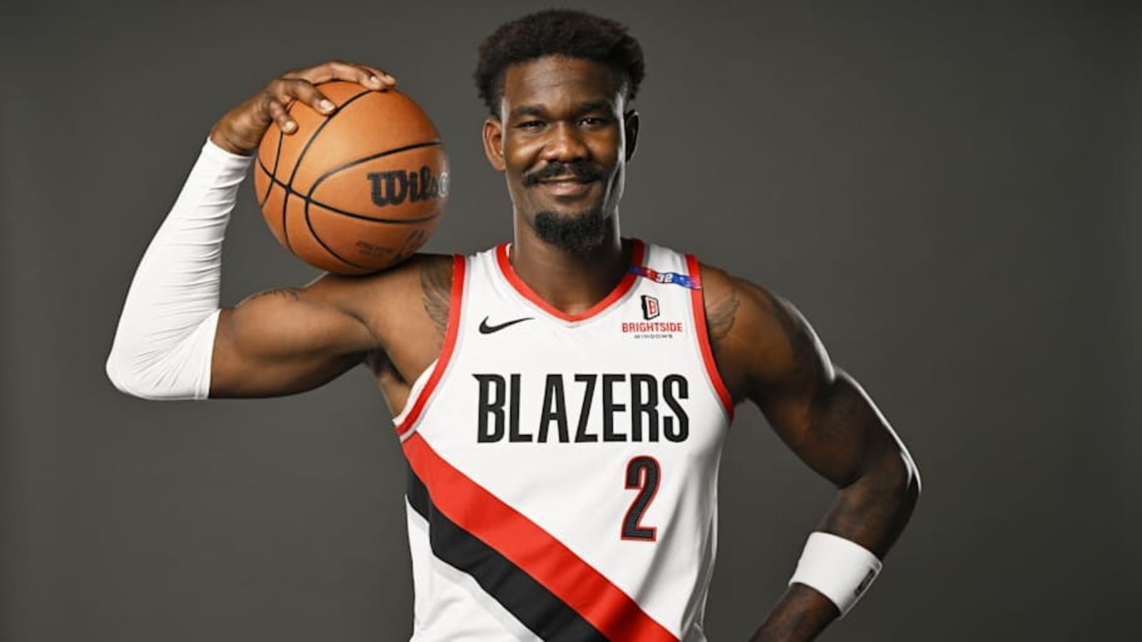 Deandre Ayton Named Ambitious Trade Target For New Orleans Pelicans
