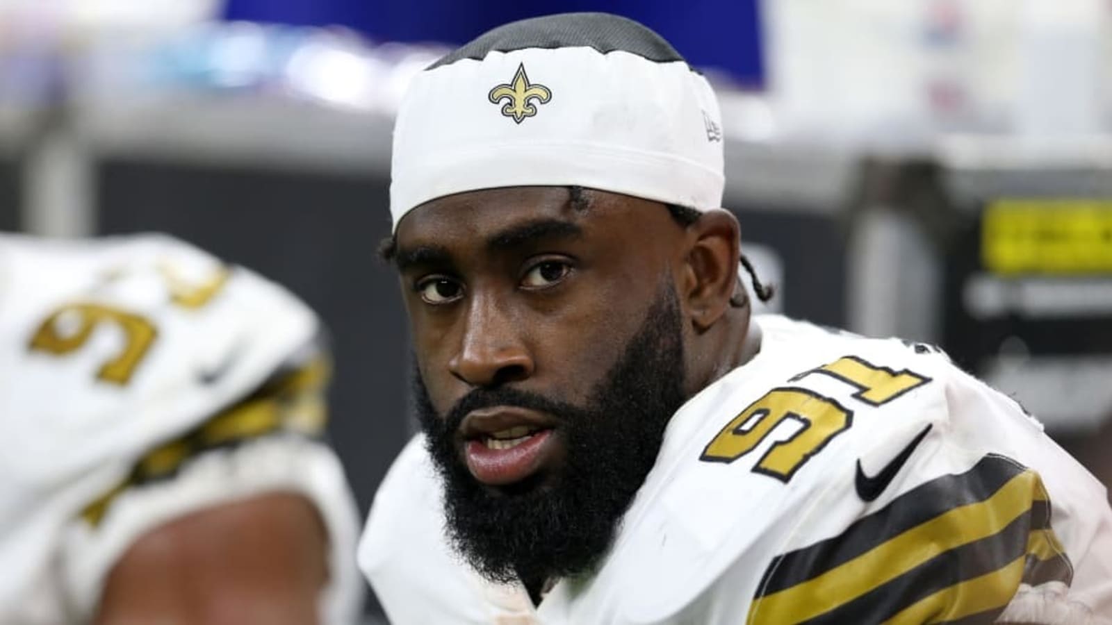 Ex-Husky DT Bronson Joins Patriots After USFL Stint