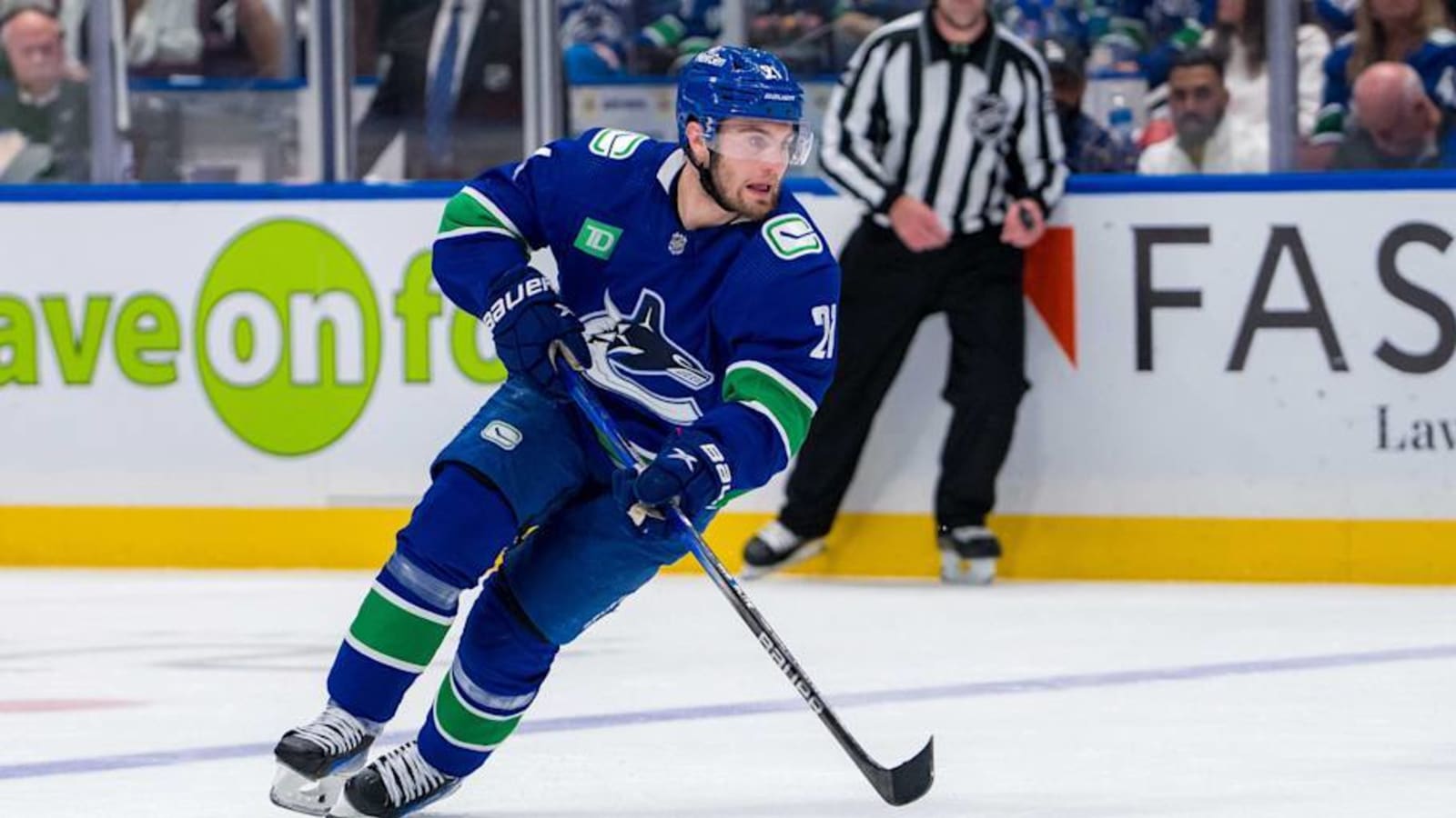 Canucks Sign Key Forward to Contract Extension