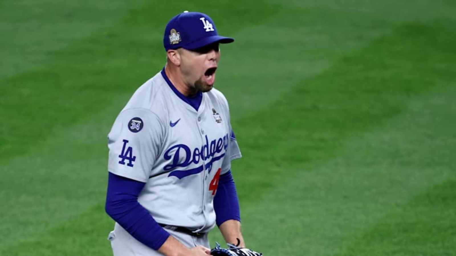 Dodgers All-Star Reliever Wants to Retire in LA