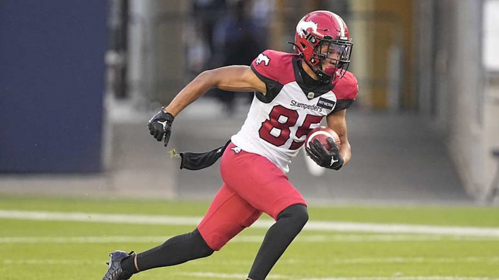 Calgary Stampeders Bring Back Receiver on Two-Year Extension