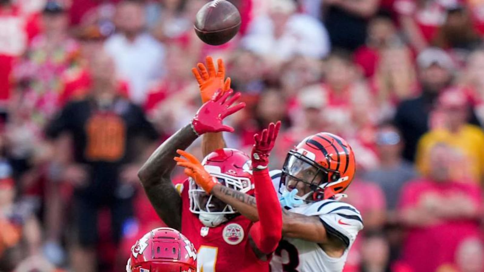 Former Bengals Player Reacts to &#39;Weak&#39; Pass Interference Penalty in Loss to Chiefs