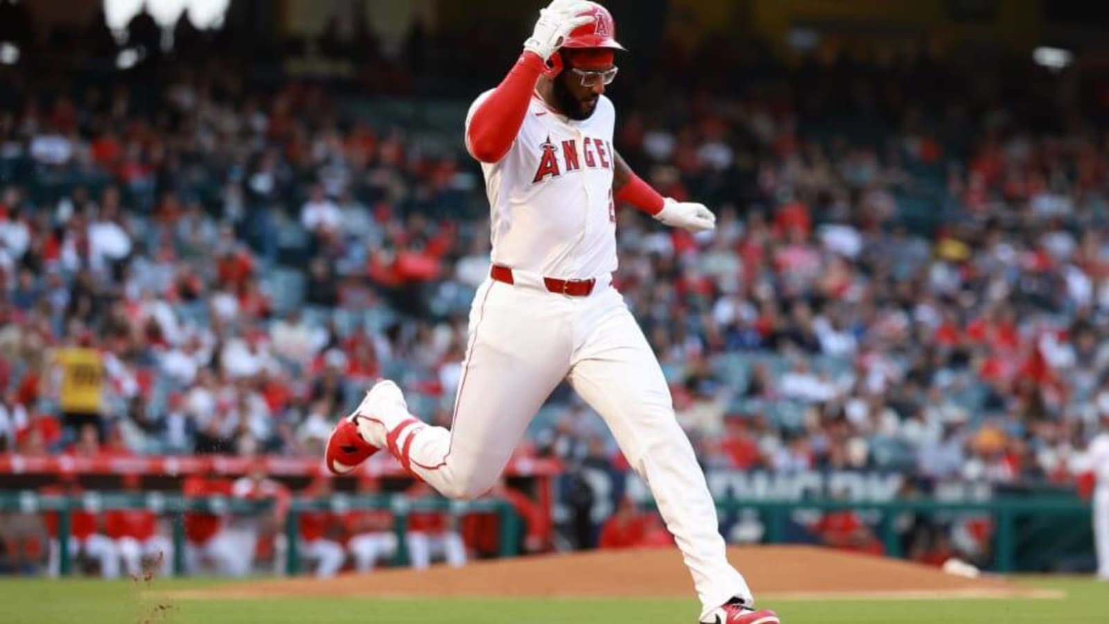 Angels Lose Veteran Infielder on Waivers to Pirates