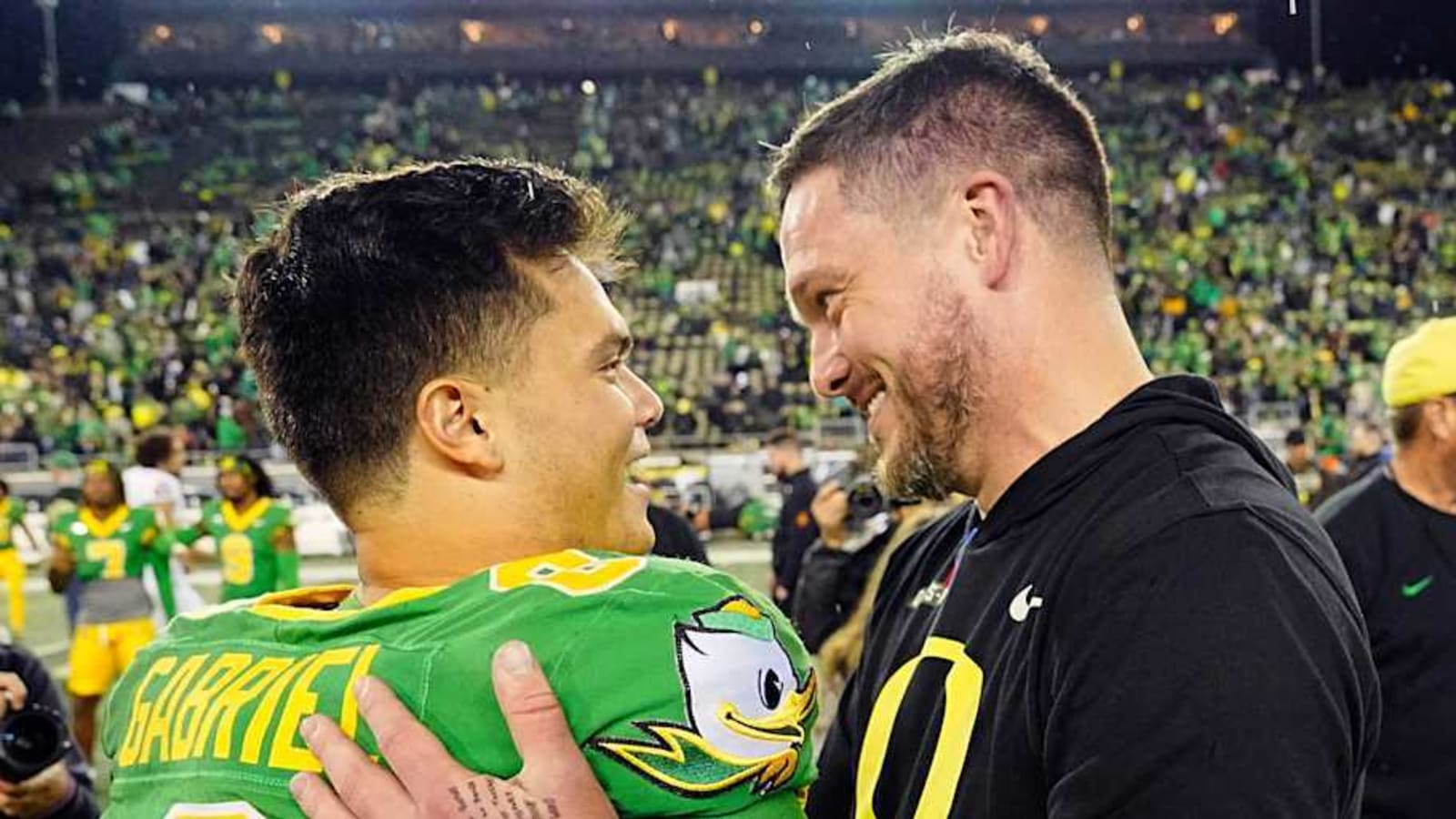 LIVE Score Updates: Oregon Ducks vs. Wisconsin Badgers at Camp Randall Stadium