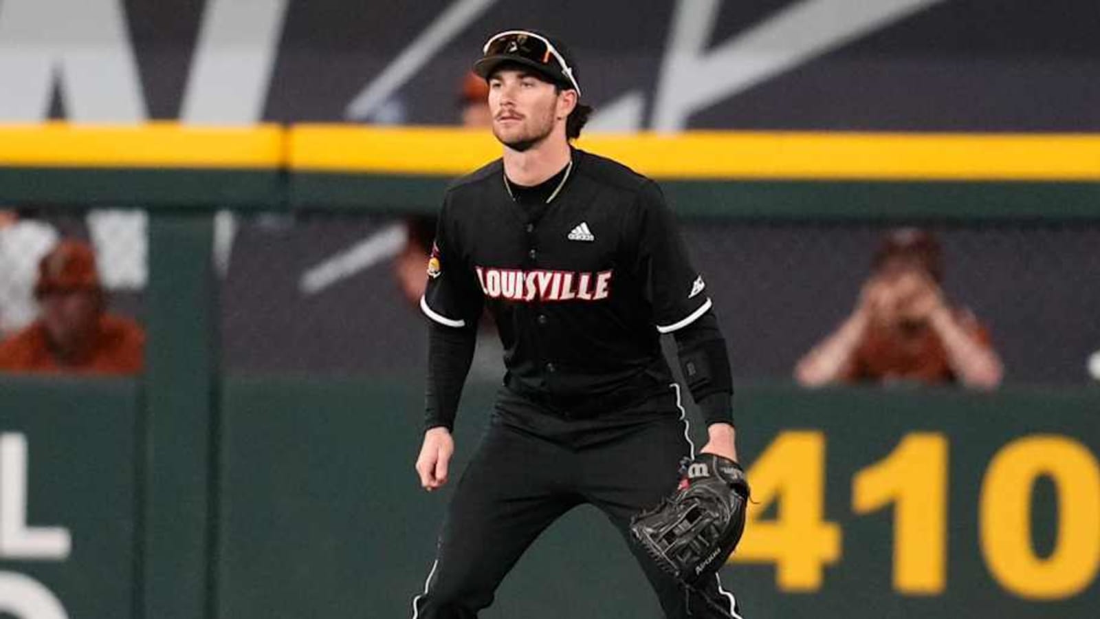 Louisville Completes Sweep Over UIC