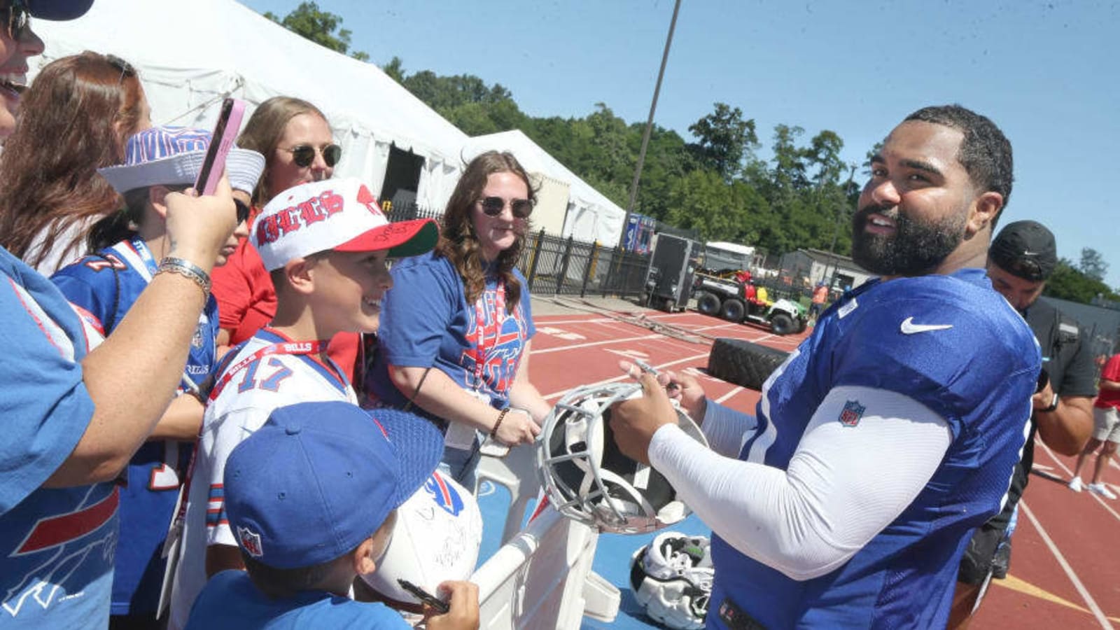 Former Gophers wrestling standout Gable Steveson records tackle in NFL debut
