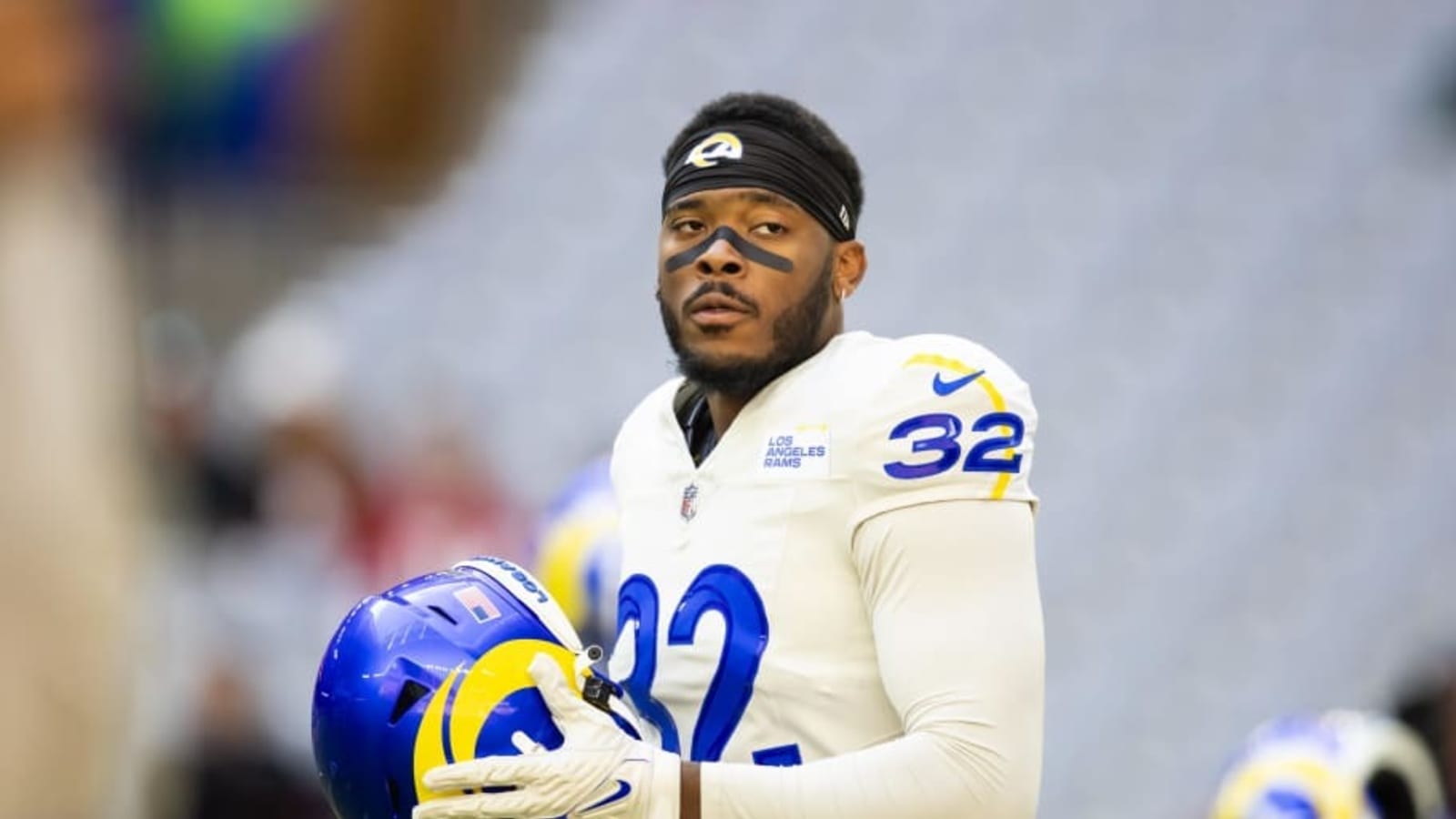 Rams DE Seen as Candidate For Roster Cuts