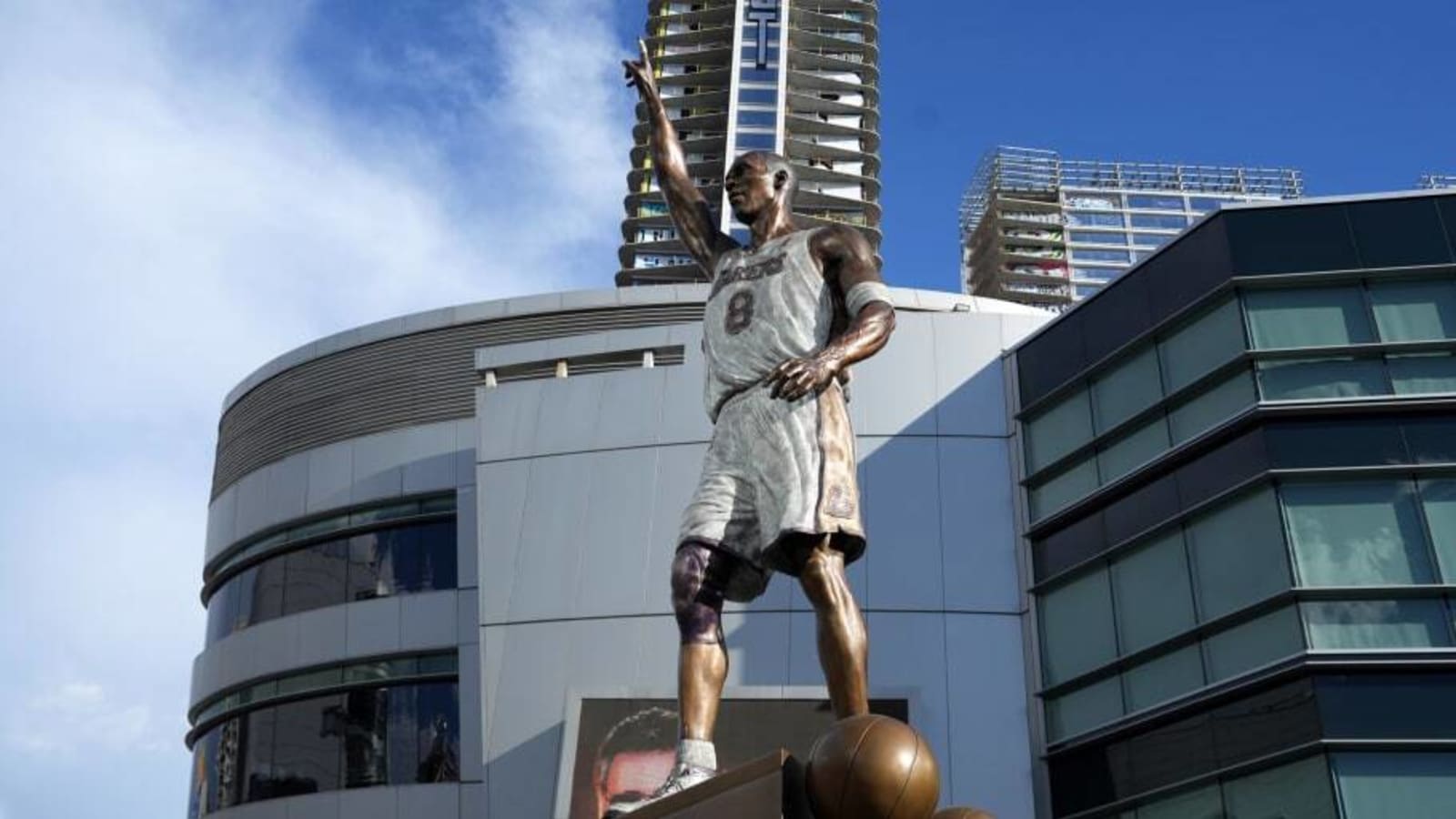 Hip Hop Star Releases New Kobe Bryant Tribute Song