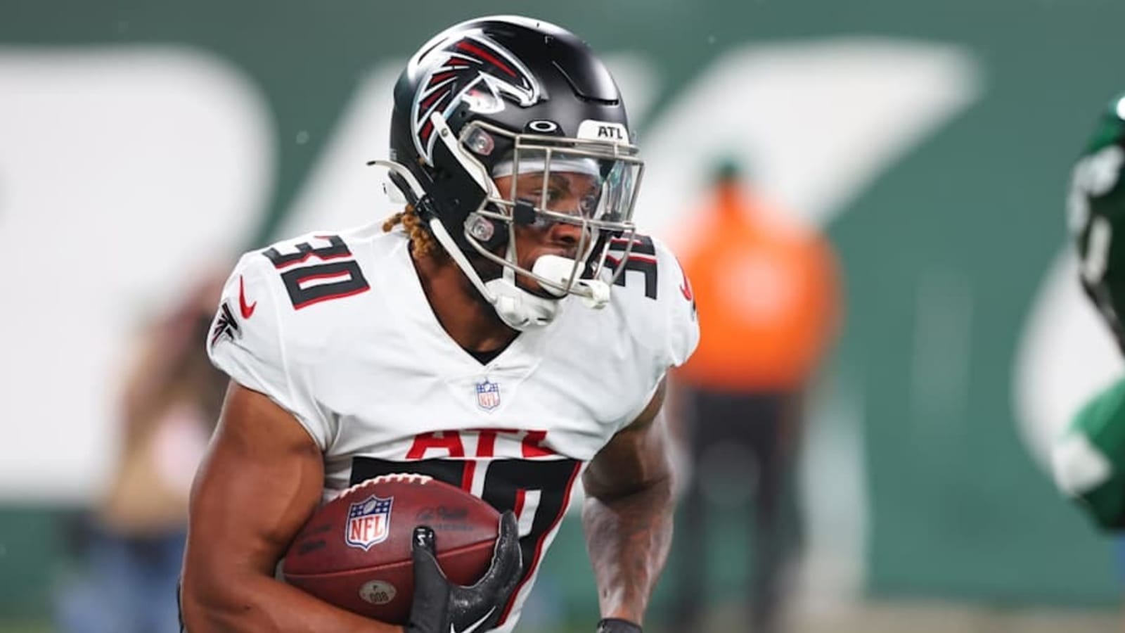 Former Steelers RB Signs With CFL Team