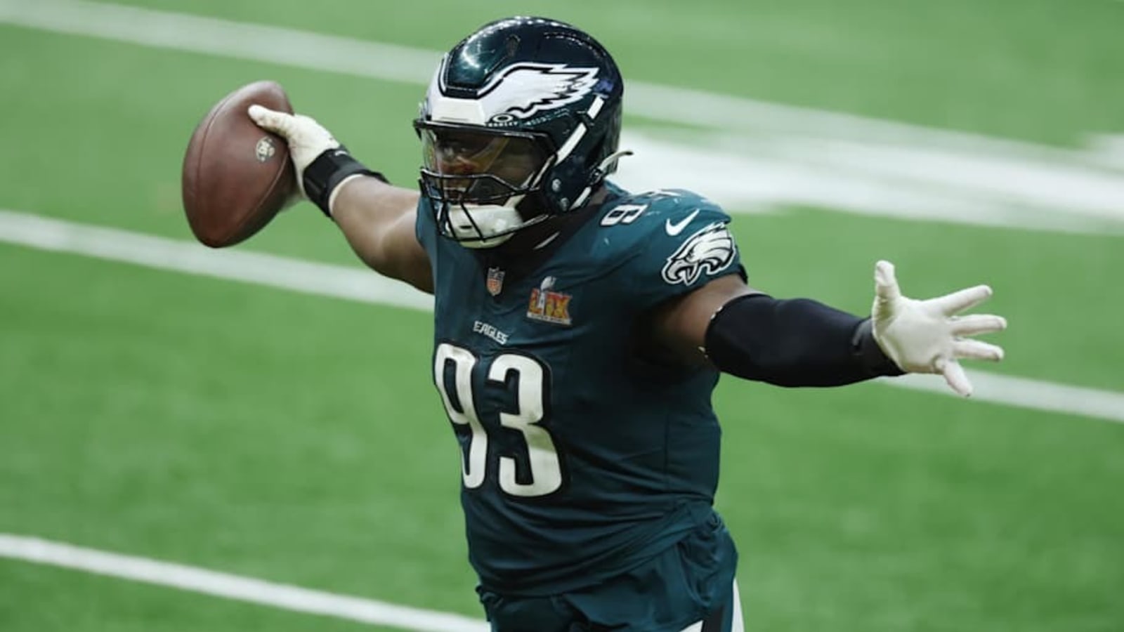 Broncos Cautioned Against Overspending on Eagles&#39; Super Bowl Hero