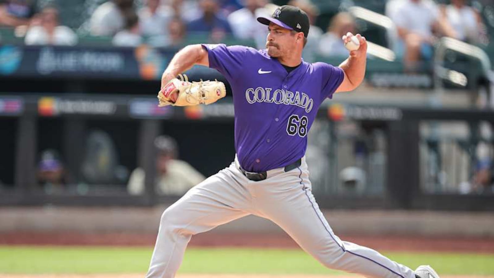 D-backs Sign Left-Hander to MLB Deal