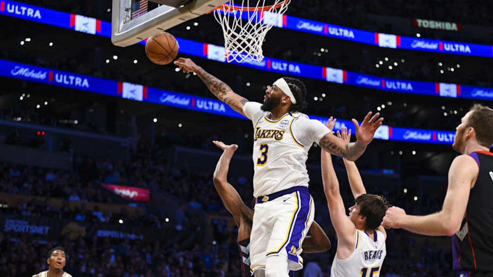  Anthony Davis Explains Why He Refuses to Wear Goggles Despite Multiple Eye Injuries