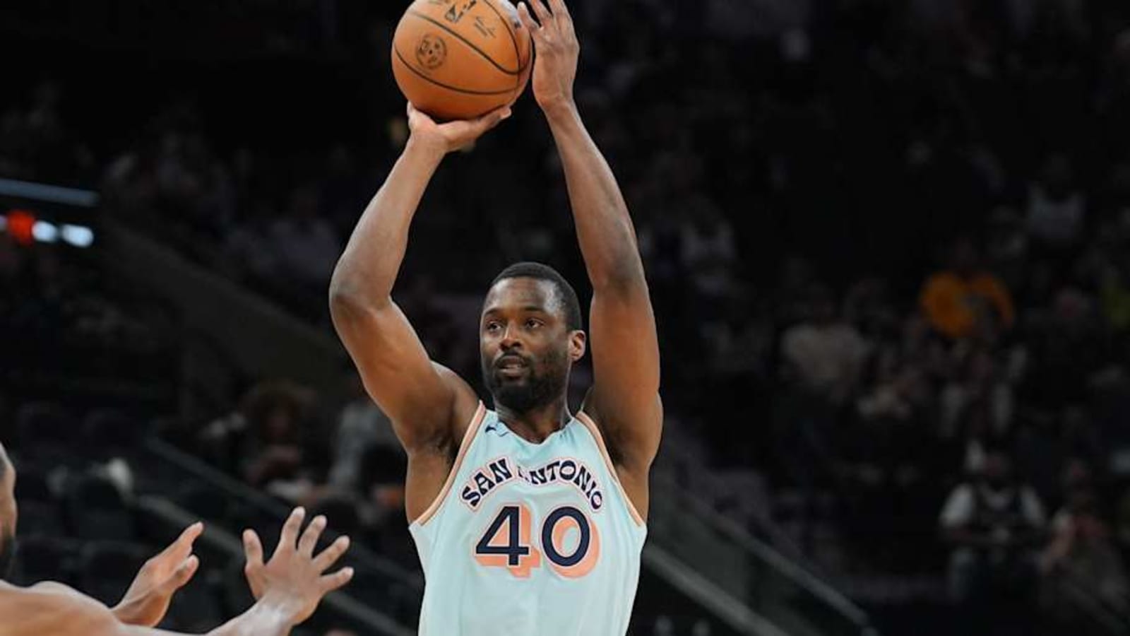 Harrison Barnes&#39; Buzzer-Beater Goes Viral in Spurs-Warriors