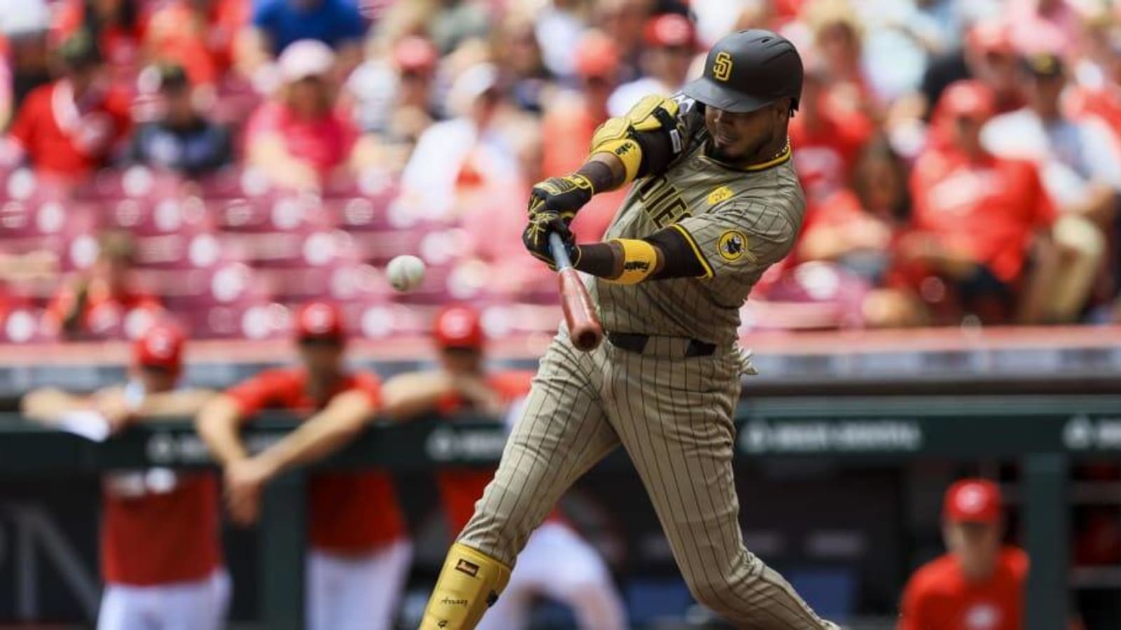 Luis Arraez Removed From Padres Game With Apparent Injury