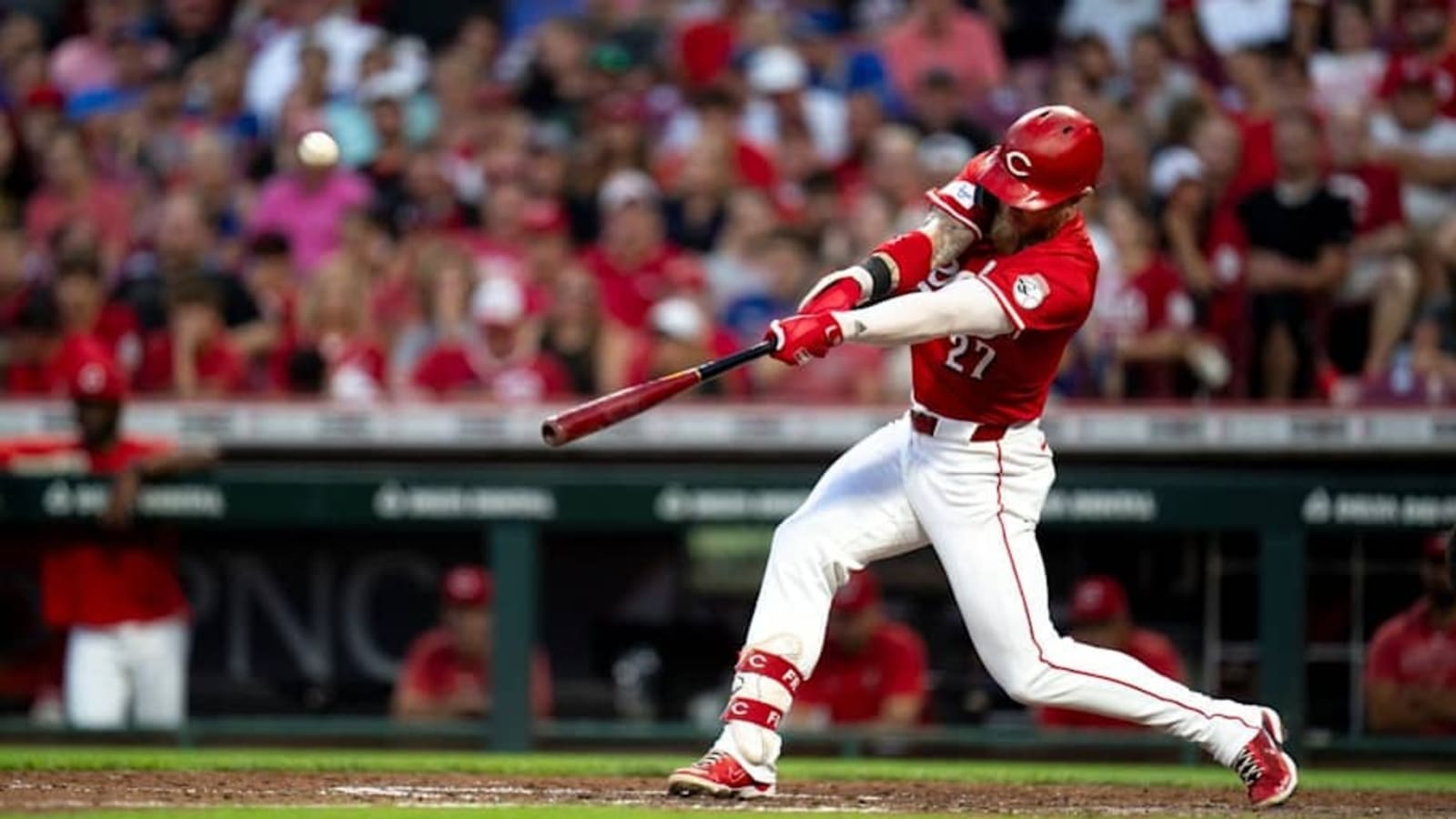 Watch: Reds&#39; Outfielders Hit Back-to-Back Home Runs
