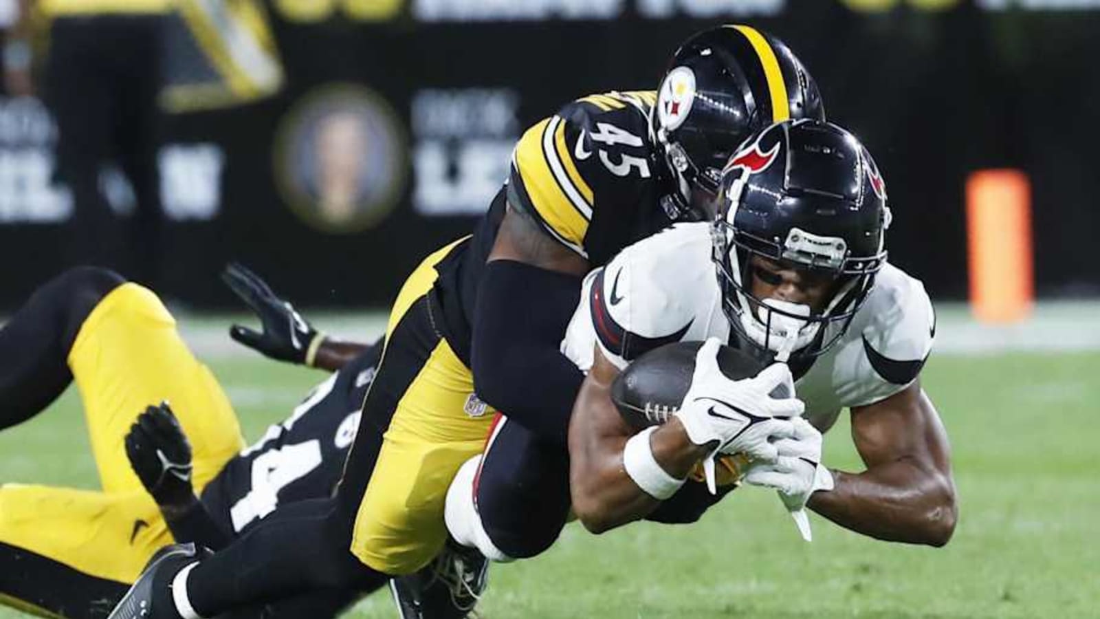 Steelers Bring Back Training Camp Standout